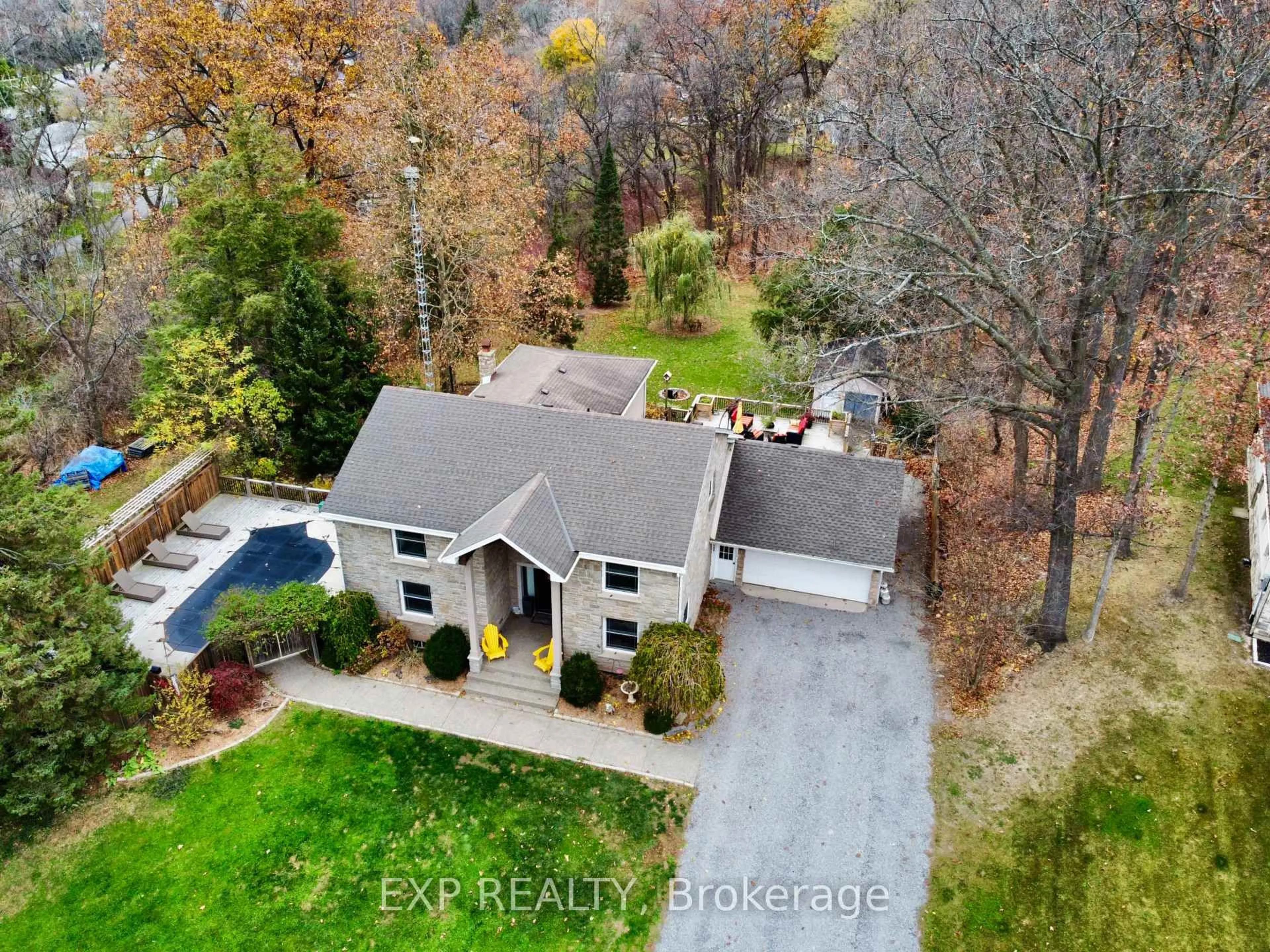 A pic from outside/outdoor area/front of a property/back of a property/a pic from drone, water/lake/river/ocean view for 6147 STAMFORD TOWNLINE Rd, Niagara-on-the-Lake Ontario L0S 1P0