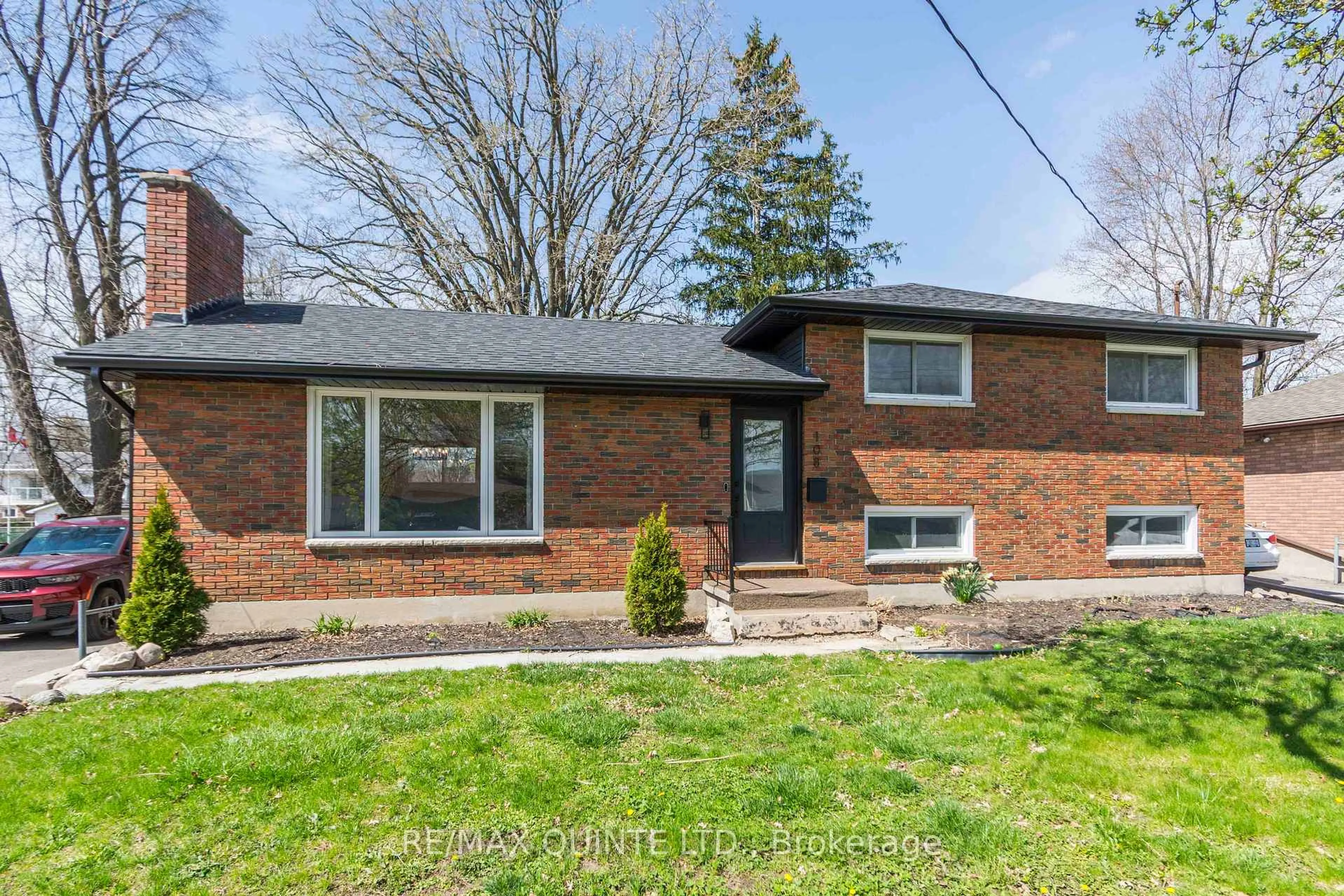 Home with brick exterior material, street for 108 Nisbet Ave, Belleville Ontario K8P 4B9