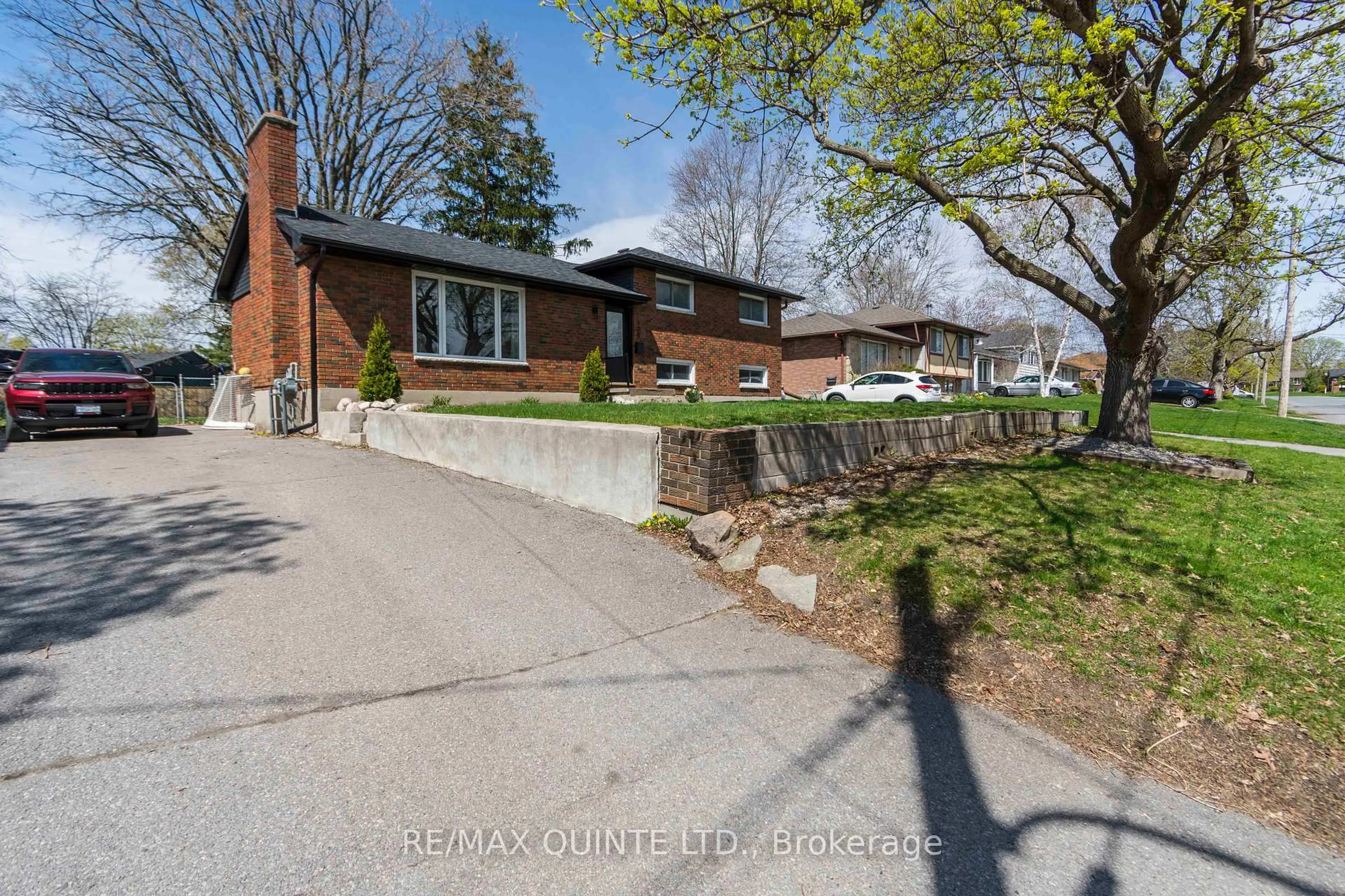 Unknown for 108 Nisbet Ave, Belleville Ontario K8P 4B9