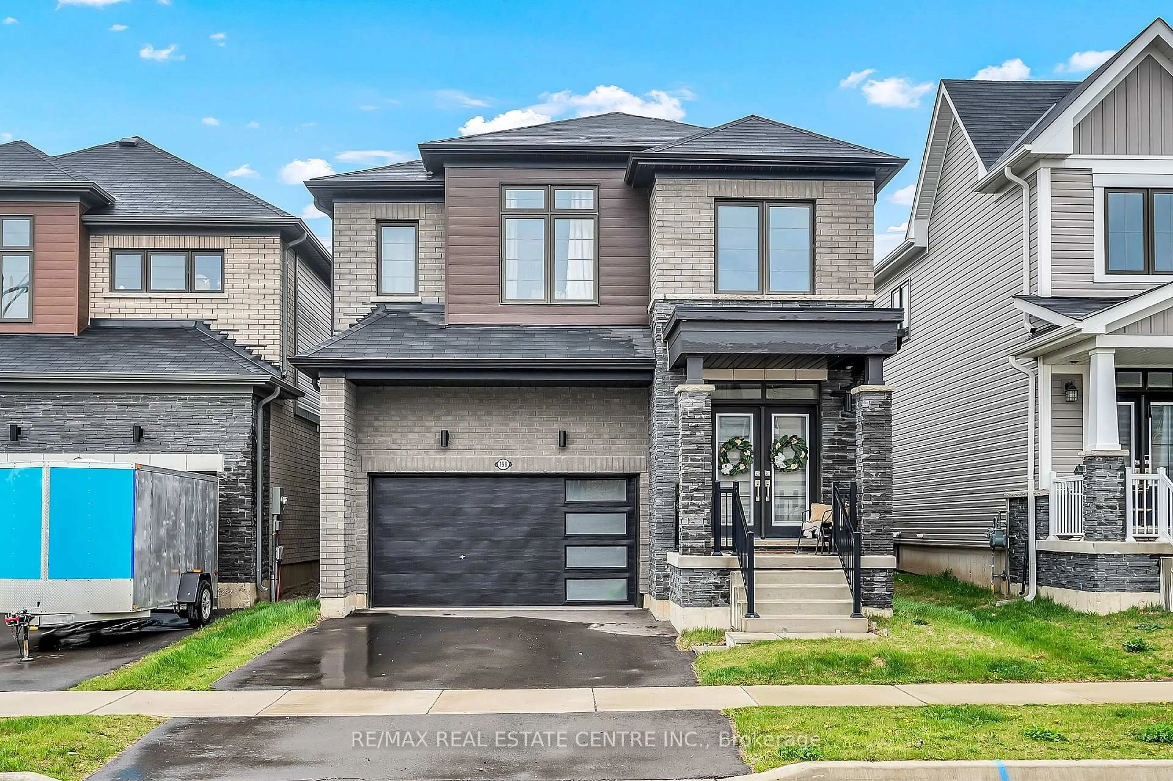 Home with brick exterior material, street for 198 Whithorn Cres, Haldimand Ontario N3W 0C9