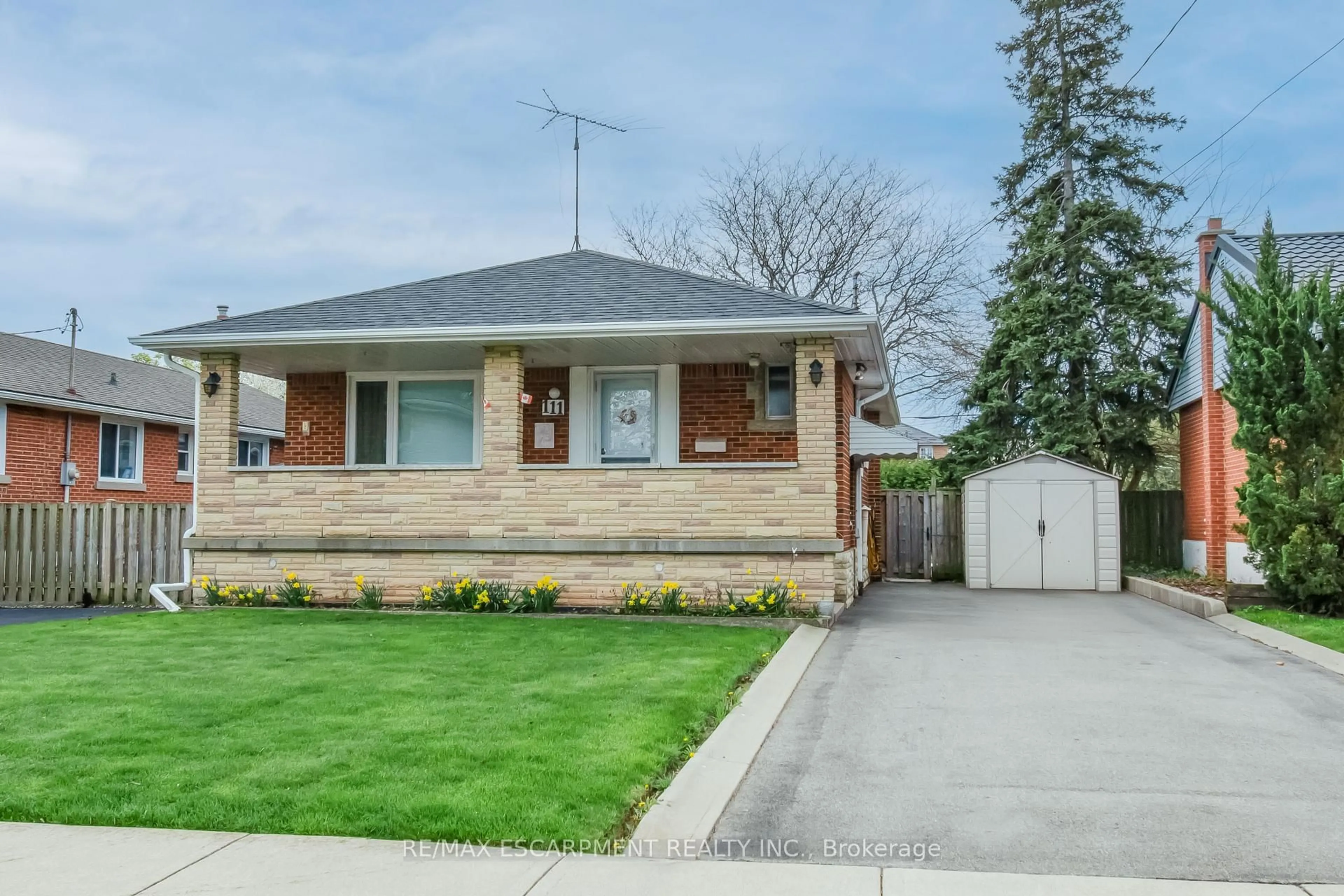 Home with brick exterior material, street for 111 Castlefield Dr, Hamilton Ontario L8T 3R1