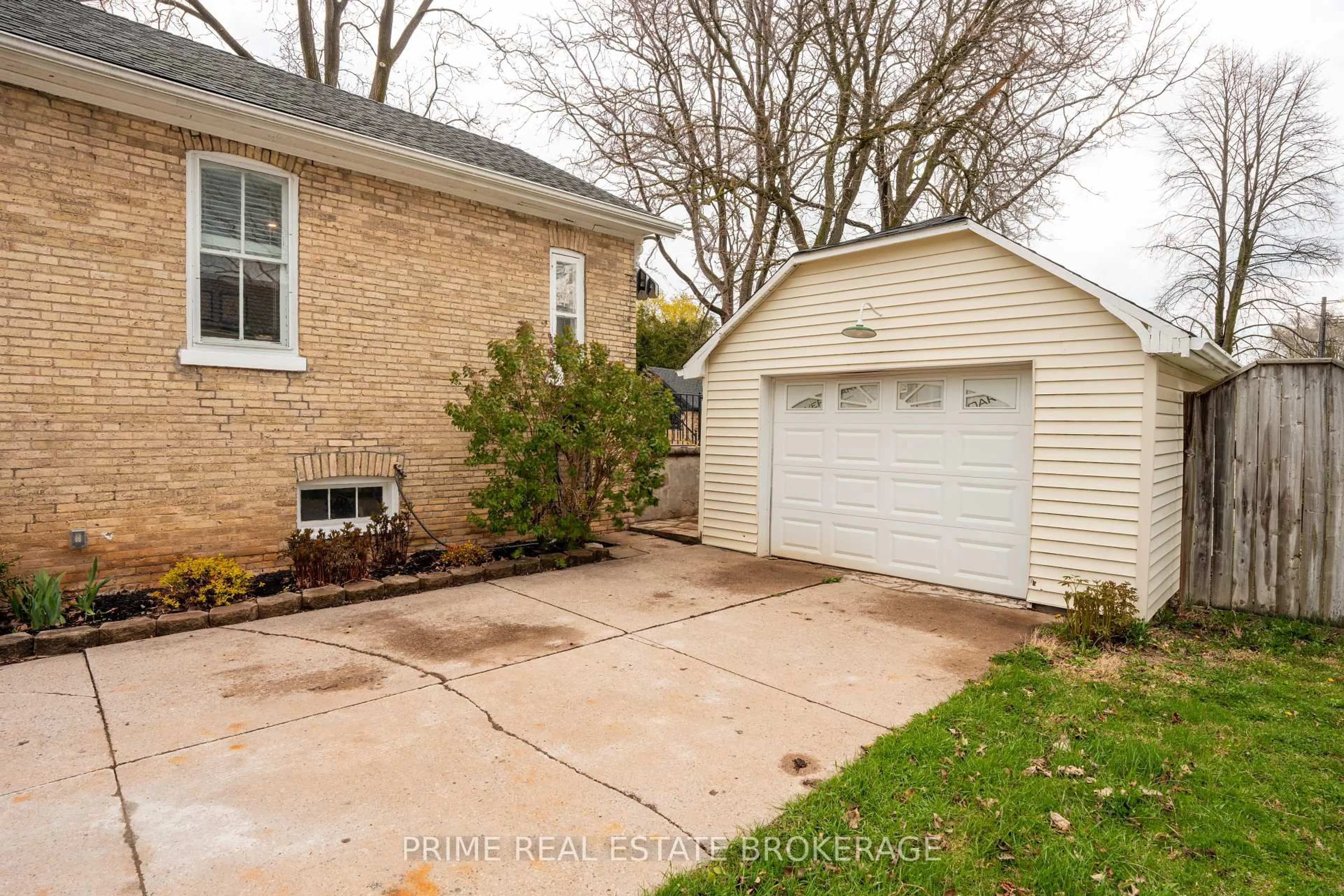 Unknown for 442 Albert St, South Huron Ontario N0M 1S1