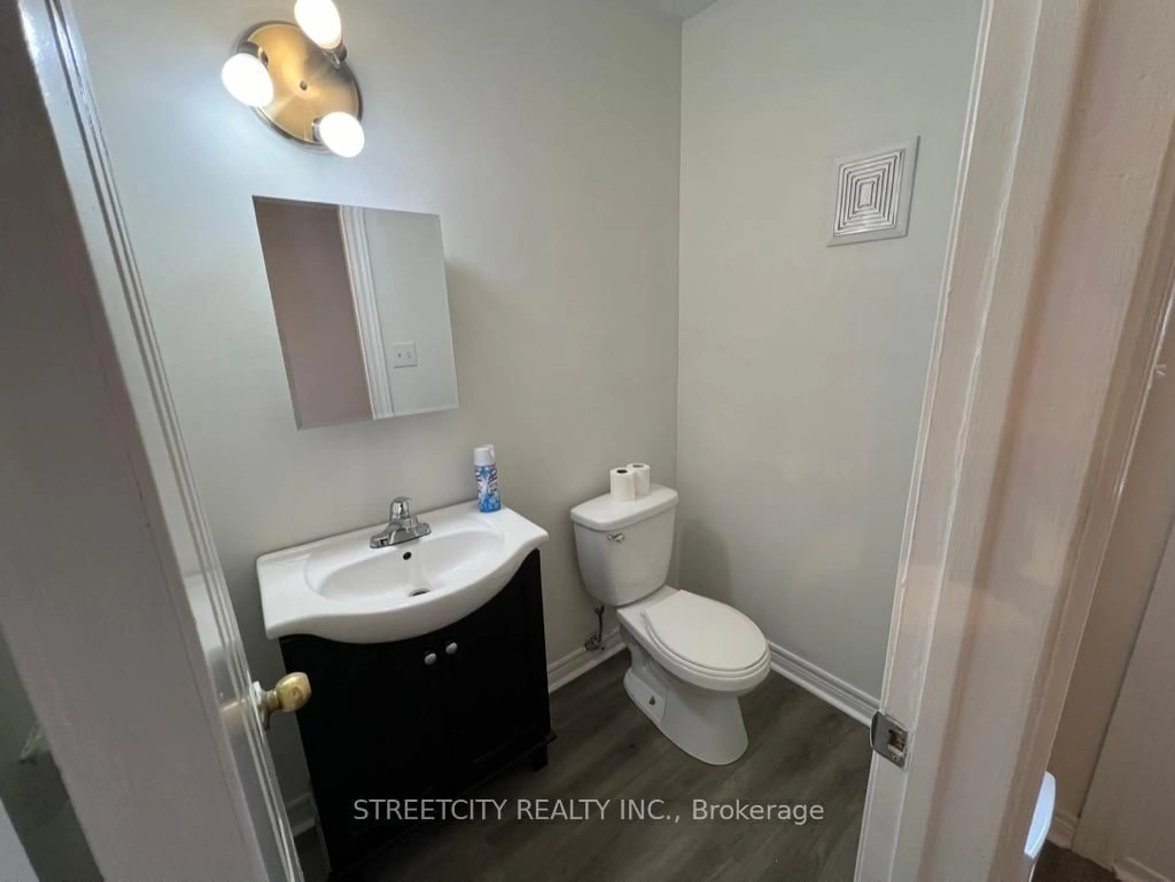 Standard bathroom, ceramic/tile floor for 40 Fairfax Crt #18, London North Ontario N6G 3Y3