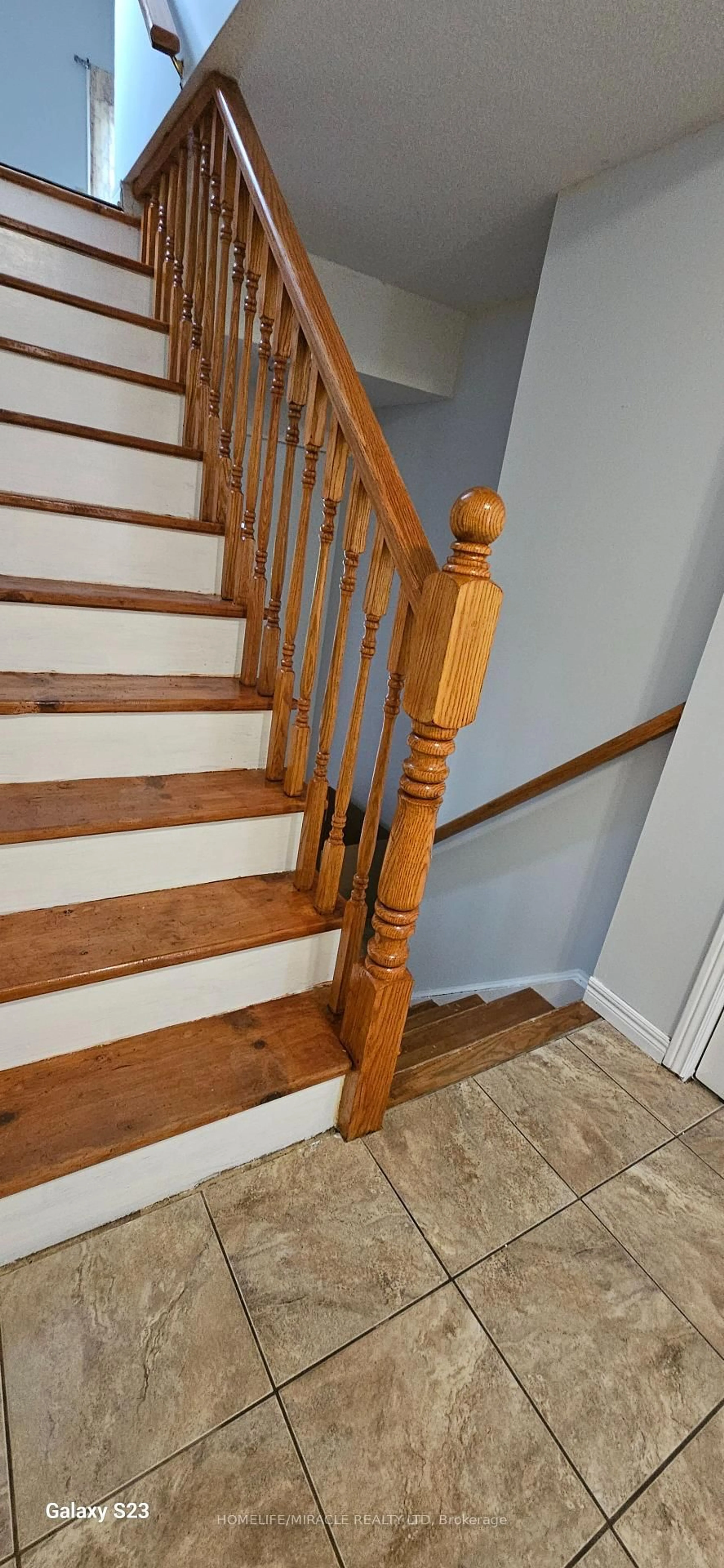 Stairs for 1983 Main St #13, Hamilton Ontario L8S 4R3