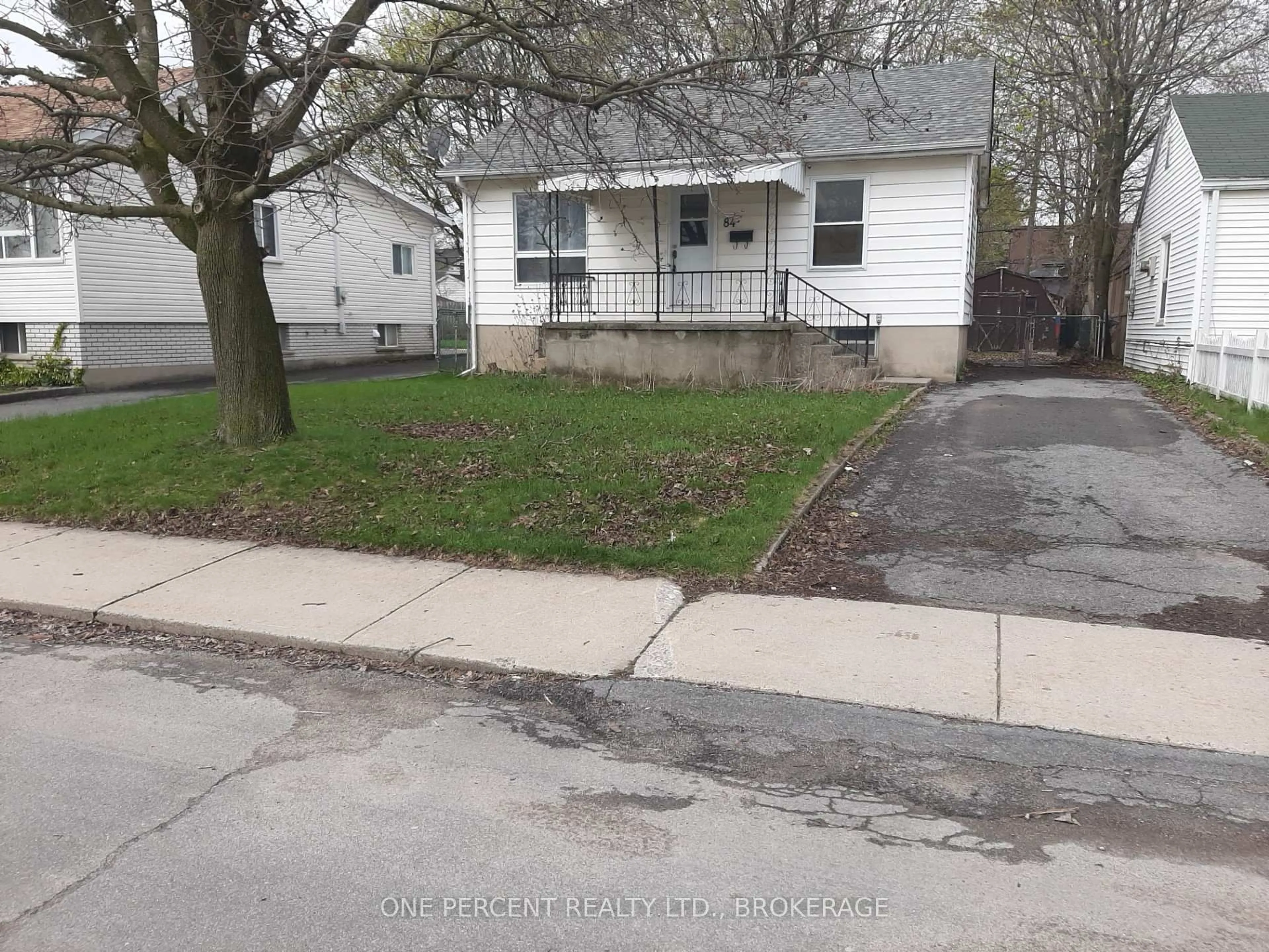 Unknown for 84 Carleton St, Kingston Ontario K7K 4G1