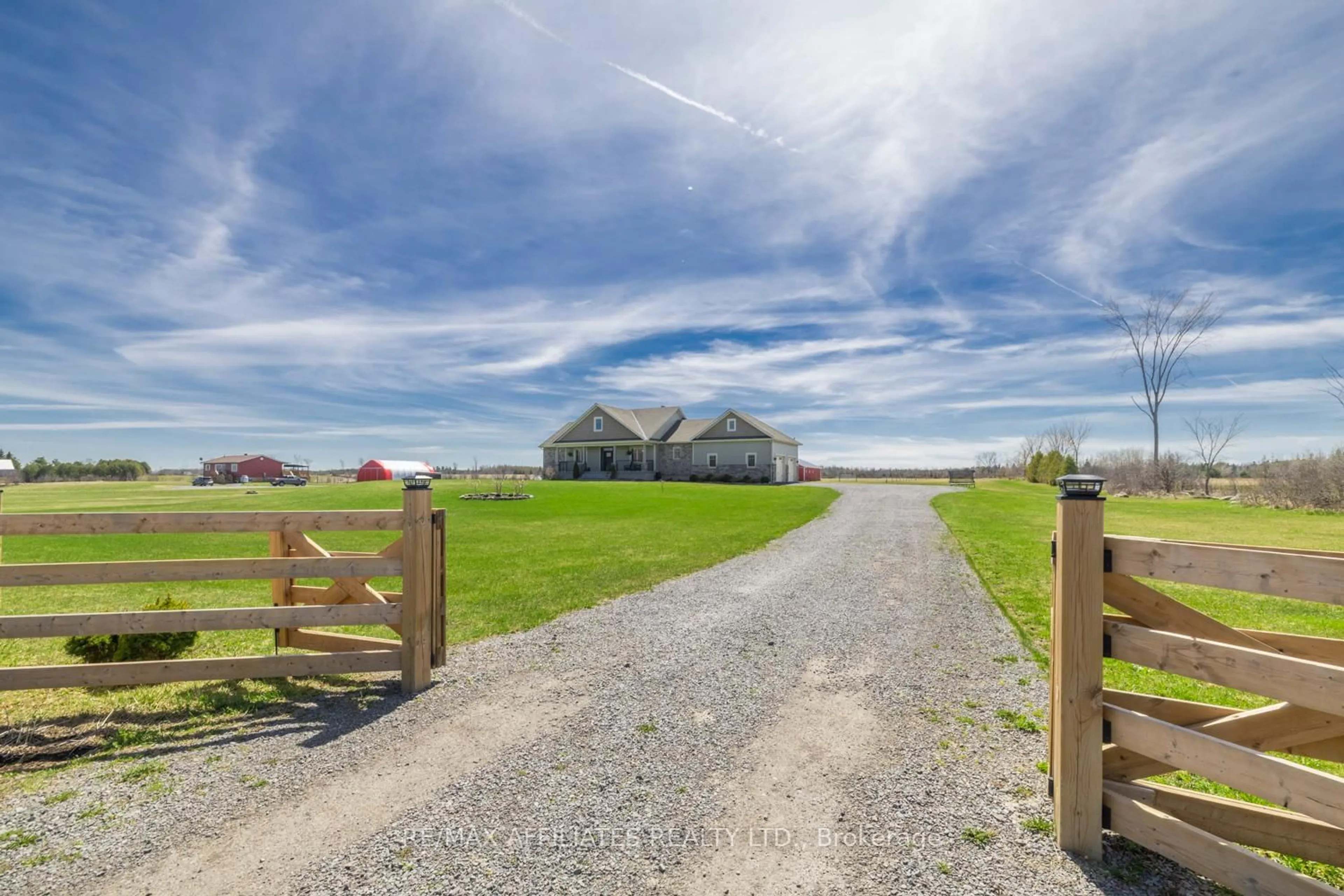 A pic from outside/outdoor area/front of a property/back of a property/a pic from drone, unknown for 295 Upper Dwyer Hill Rd, Ashton Ontario K0A 1B0