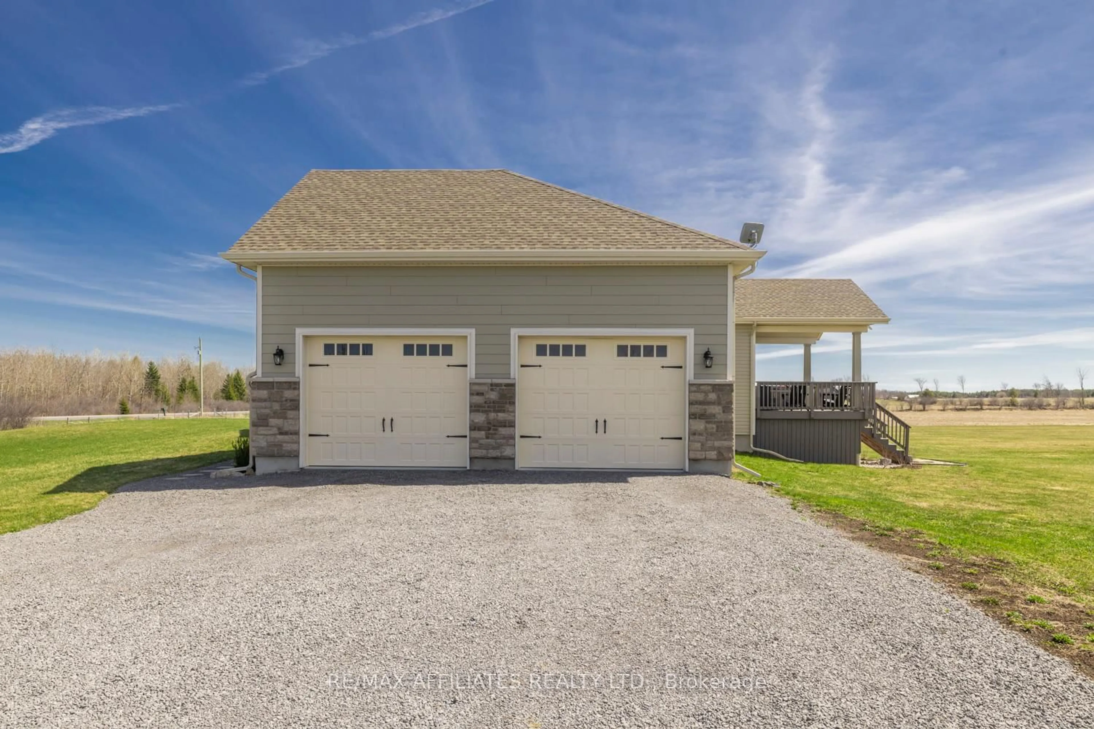 Indoor garage for 295 Upper Dwyer Hill Rd, Ashton Ontario K0A 1B0