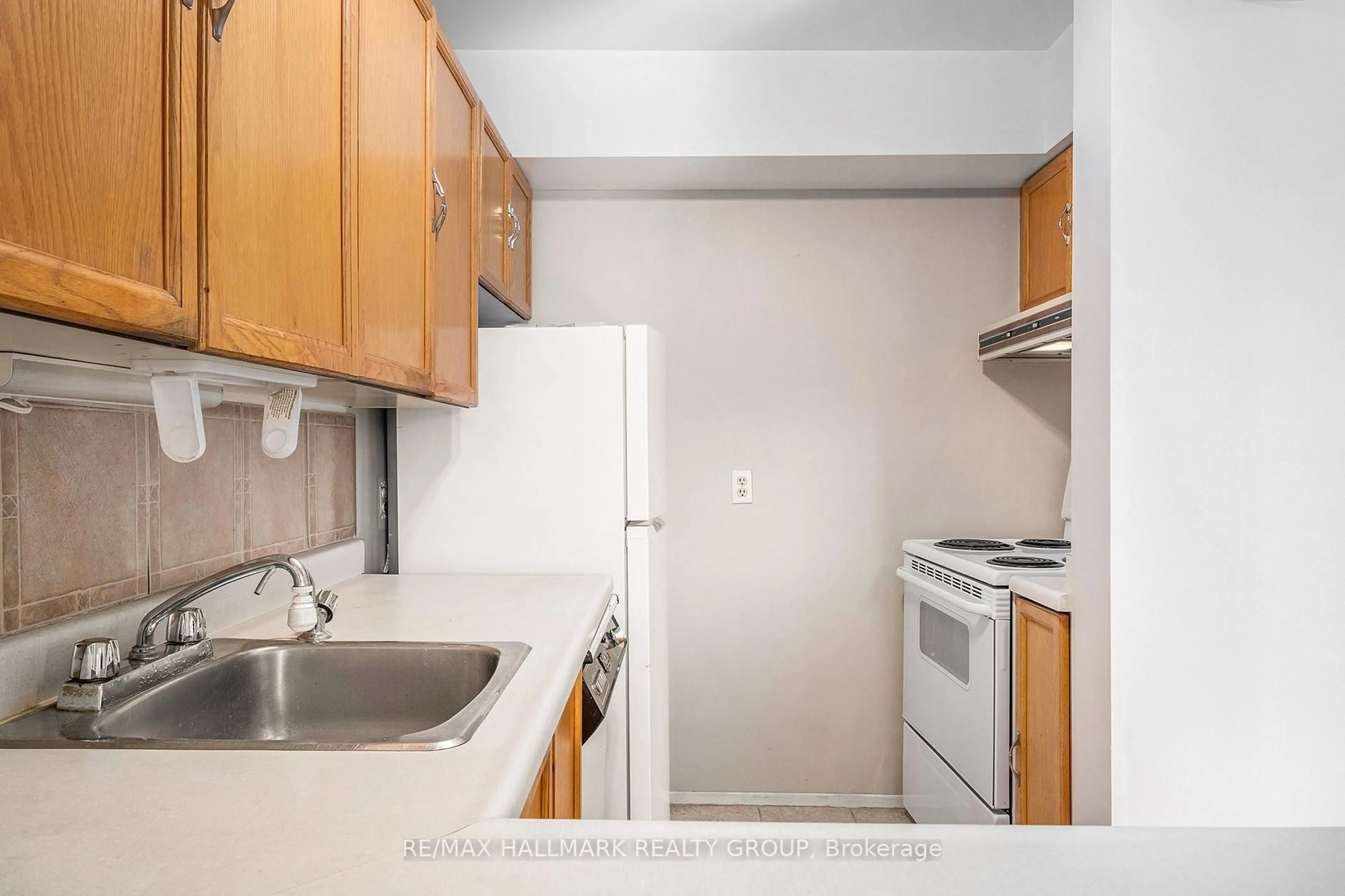 Standard kitchen, unknown for 316 Savard Ave #306, Ottawa Ontario K1L 7S2