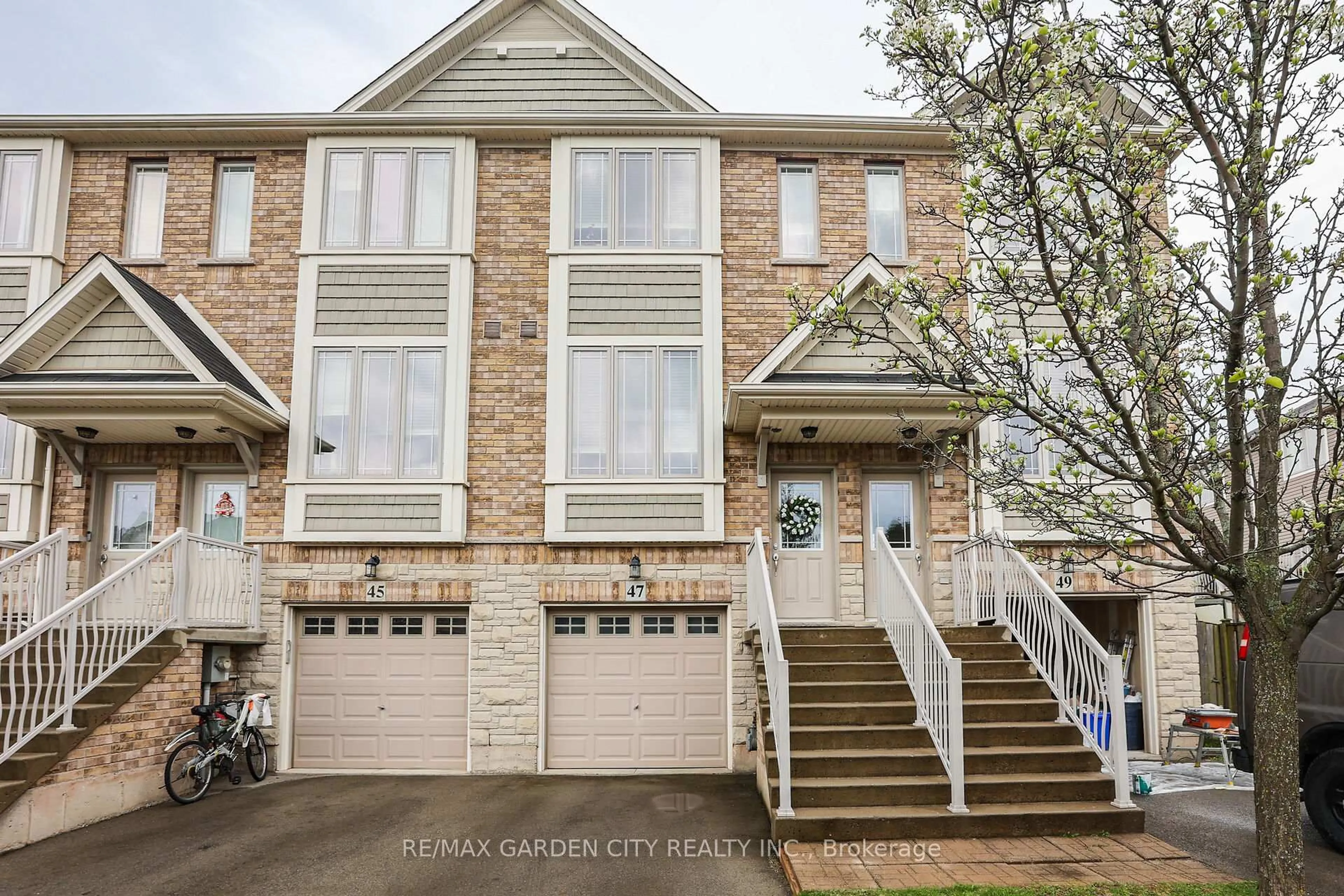 Home with brick exterior material, street for 8 Hemlock Way #47, Grimsby Ontario L3M 0B5