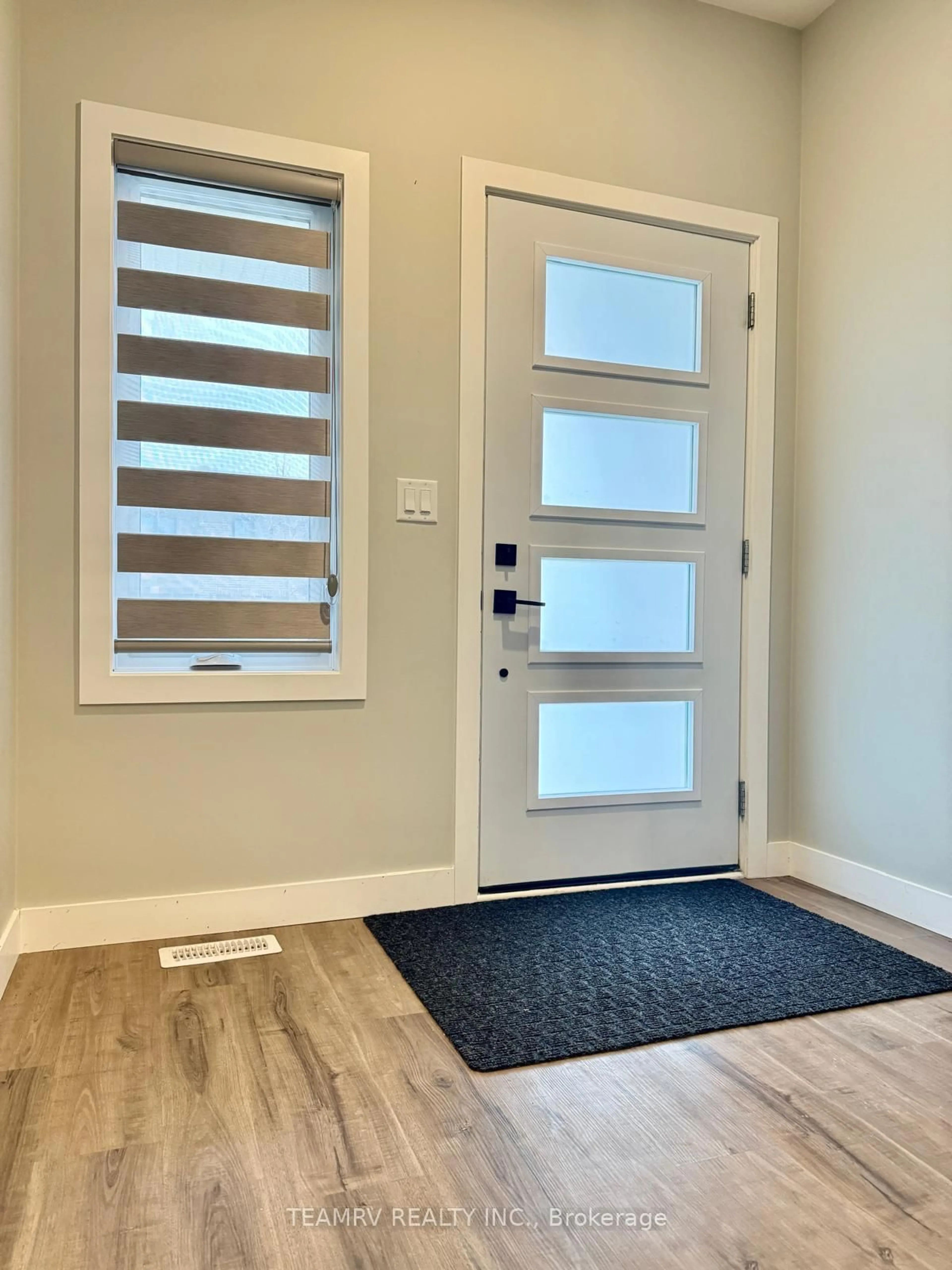 Indoor entryway for 198 HOOPER St, St. Marys Ontario N4X 0C1