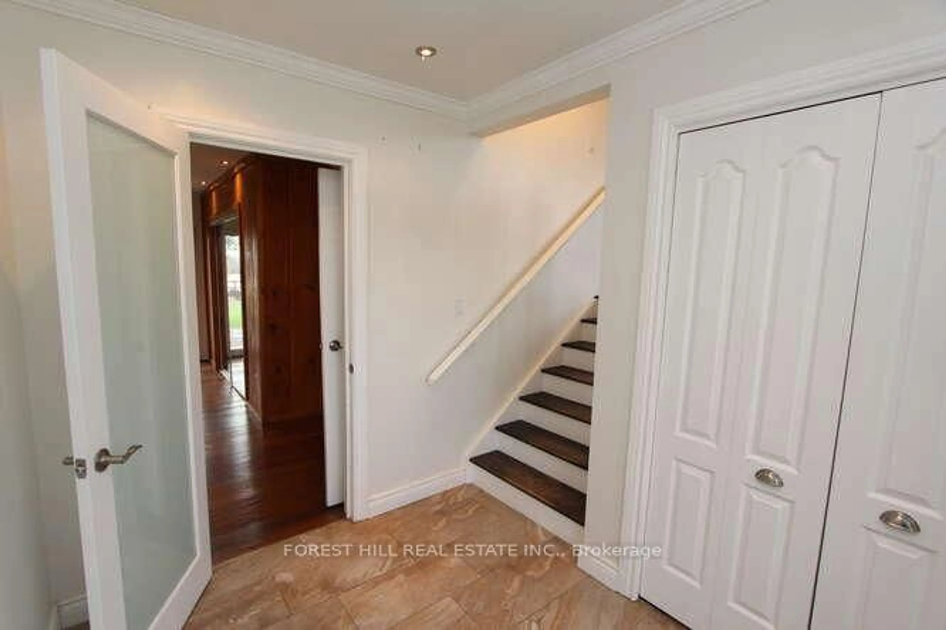 Indoor entryway for 346 County Rd 40 N/A, Douro-Dummer Ontario K0L 2V0