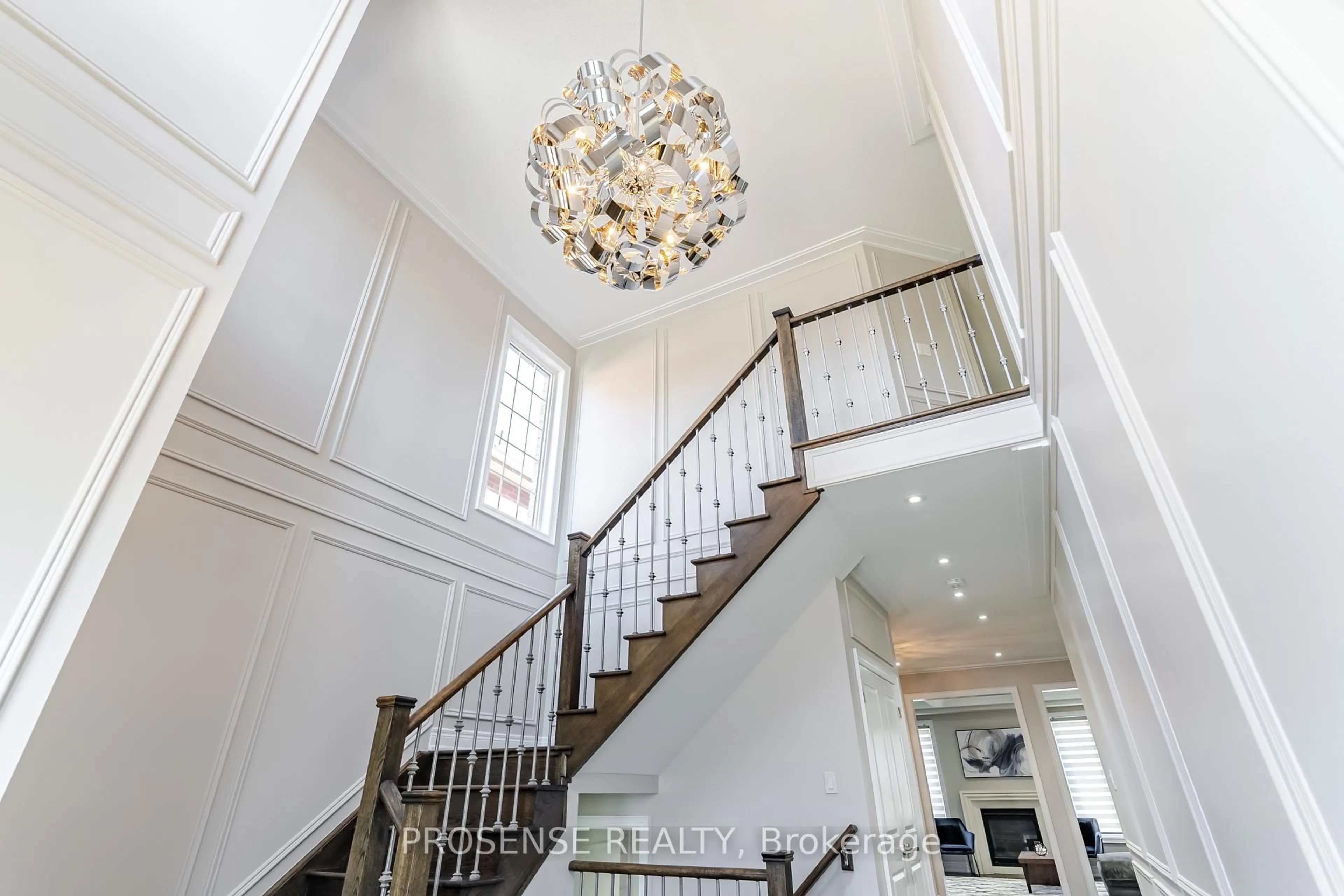 Indoor foyer for 8 Macbean Cres, Hamilton Ontario L0R 2H9