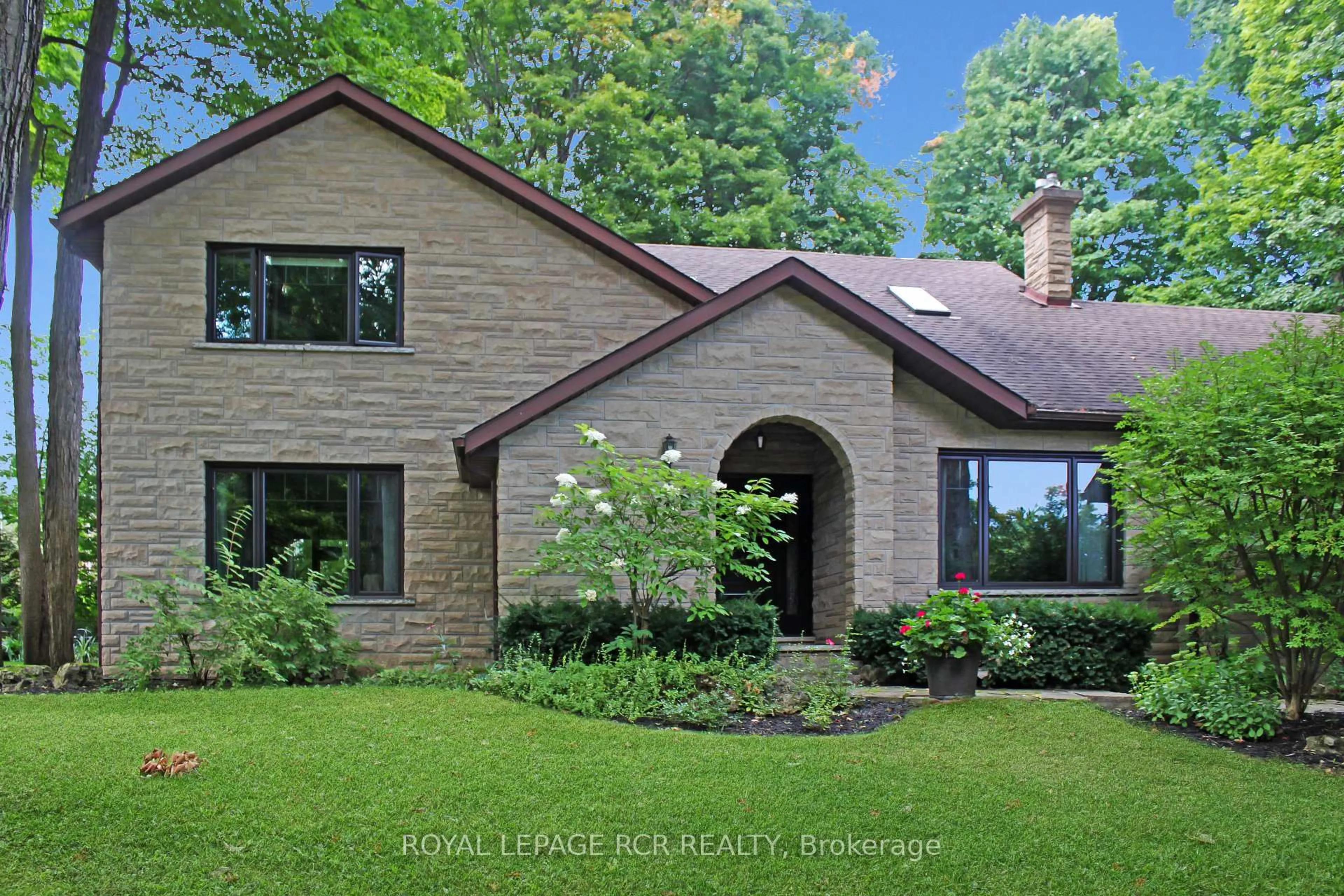 Home with brick exterior material, street for 117 Birch Grve, Shelburne Ontario L9V 2W3