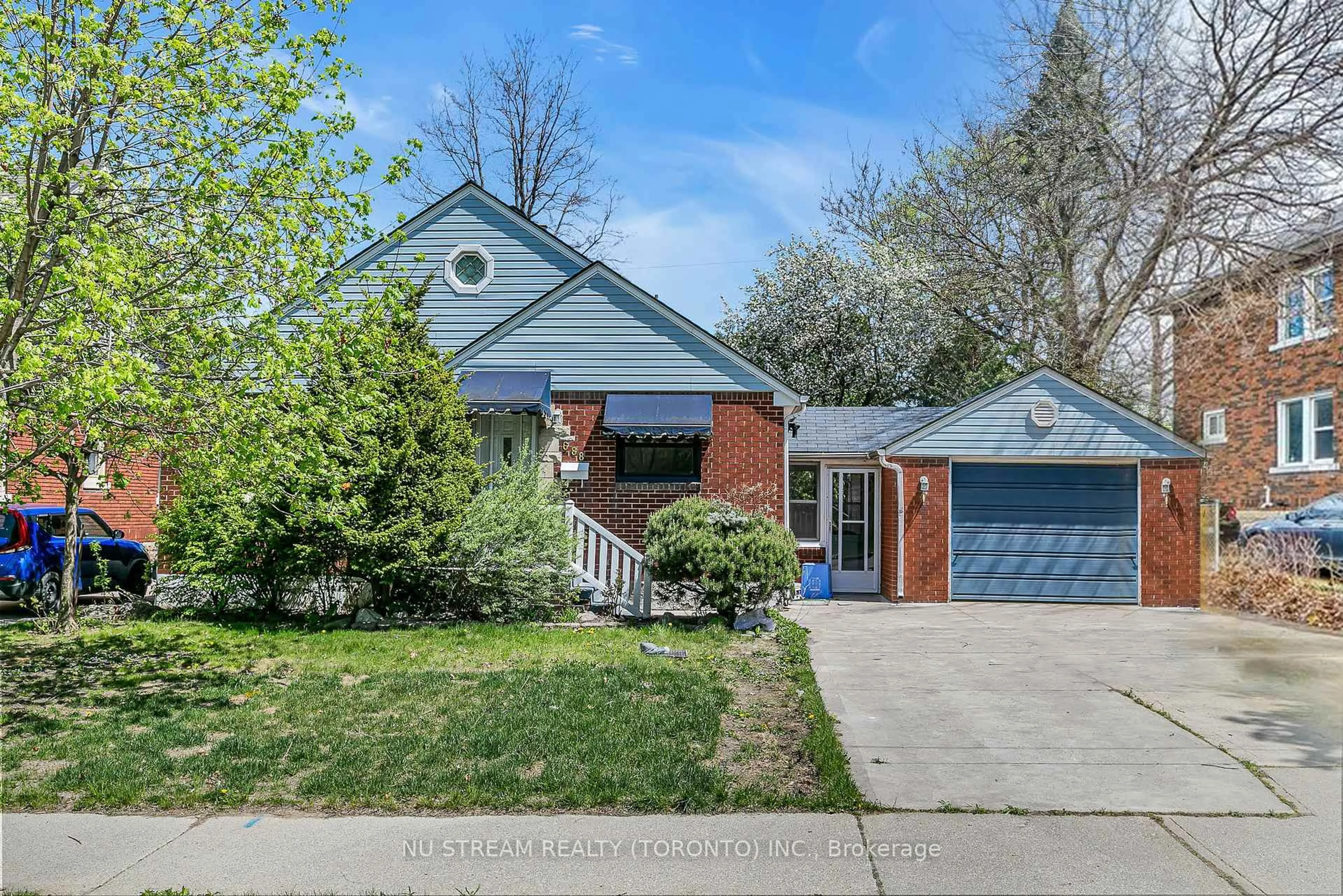 Home with brick exterior material, street for 688 Rosedale Ave, Windsor Ontario N9C 2N8