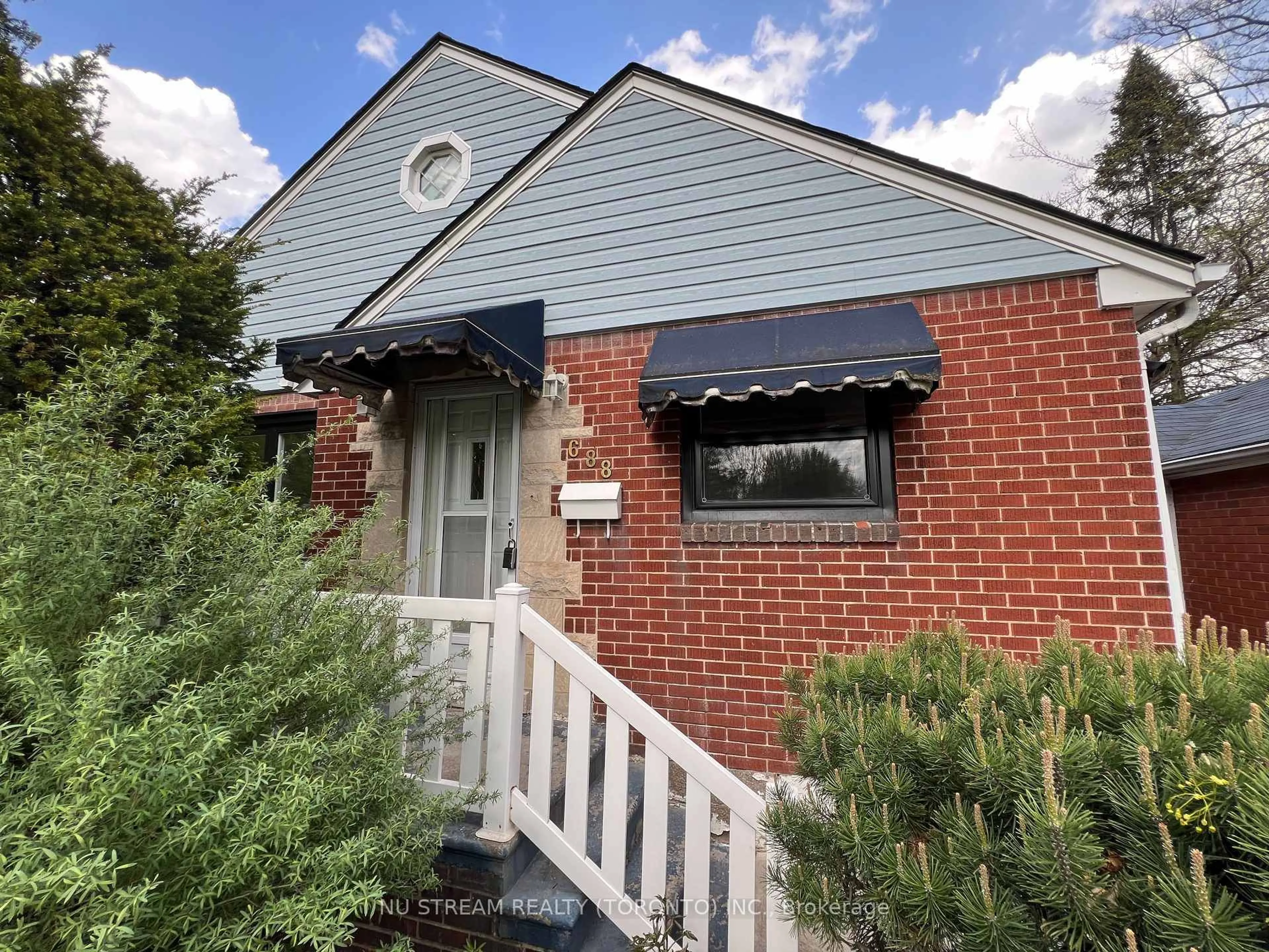 Home with brick exterior material, street for 688 Rosedale Ave, Windsor Ontario N9C 2N8