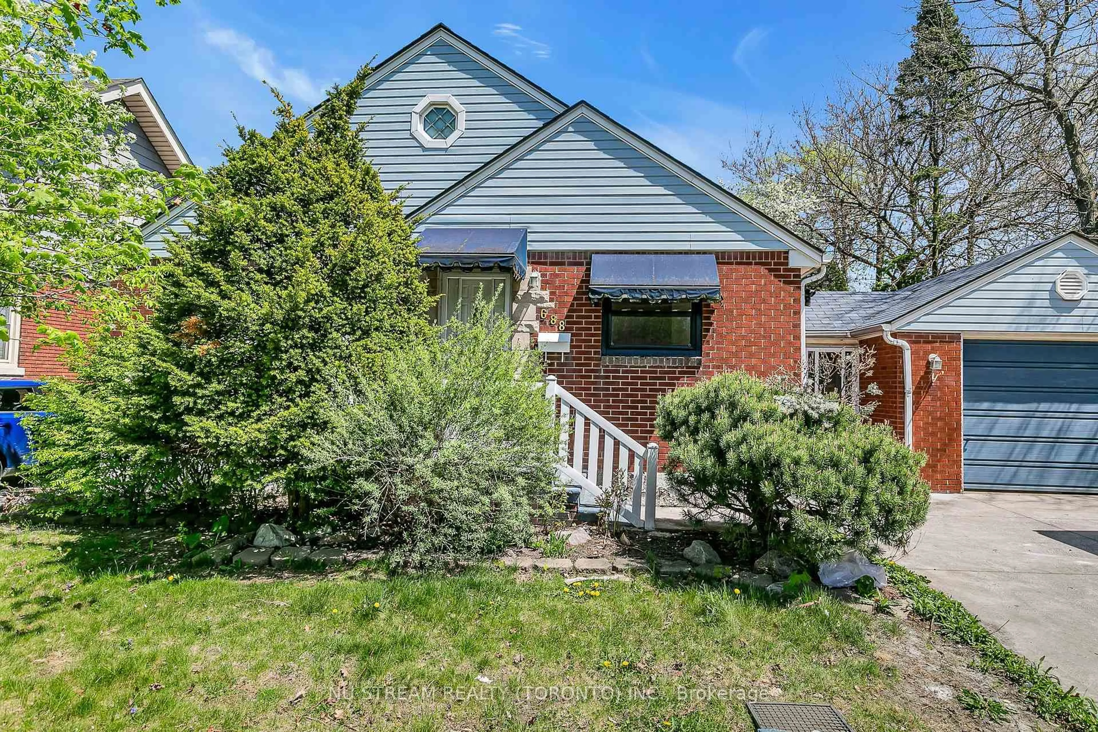 Home with brick exterior material, street for 688 Rosedale Ave, Windsor Ontario N9C 2N8