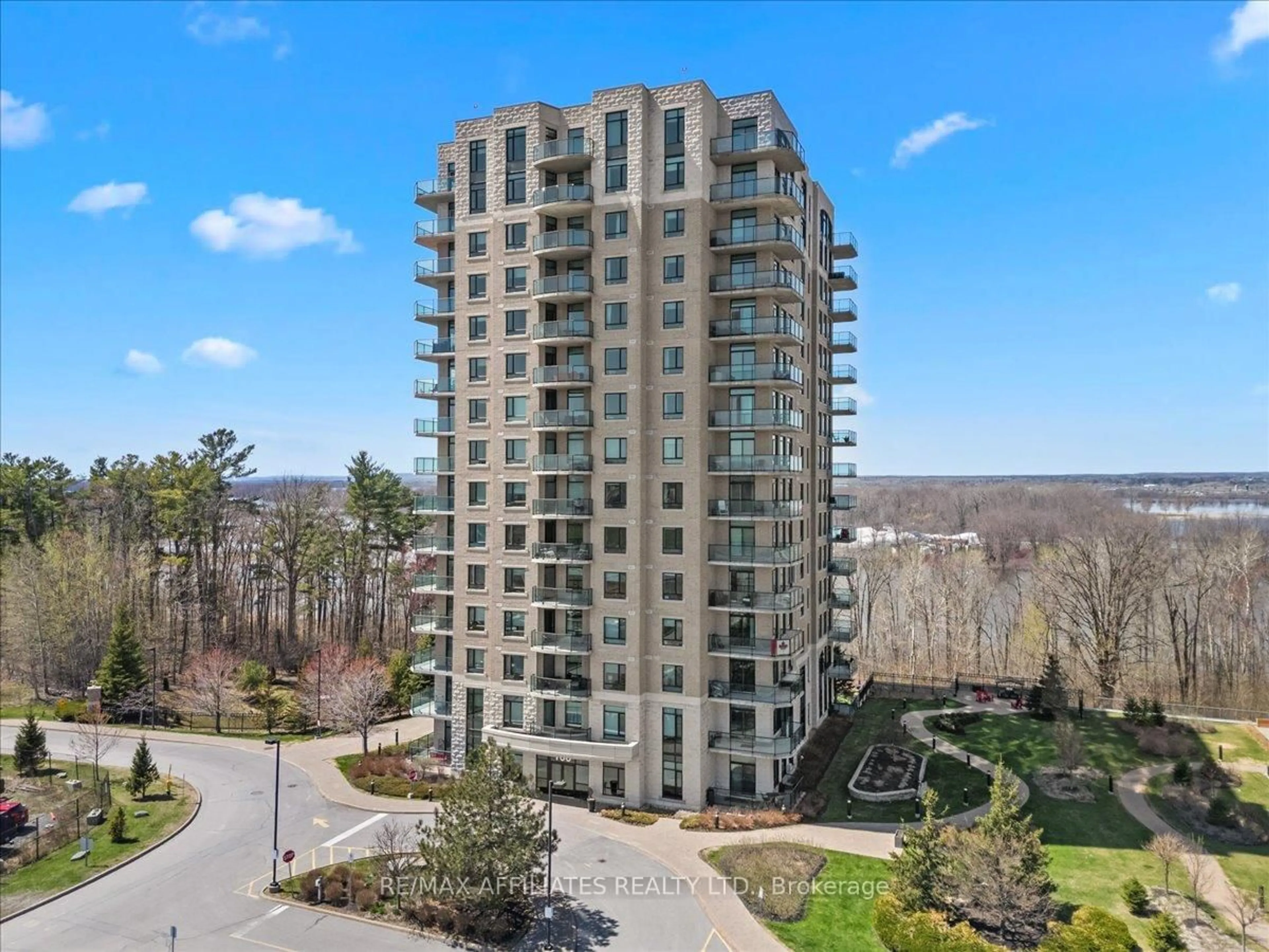 A pic from outside/outdoor area/front of a property/back of a property/a pic from drone, unknown for 100 Inlet Private #506, Ottawa Ontario K4A 0S8