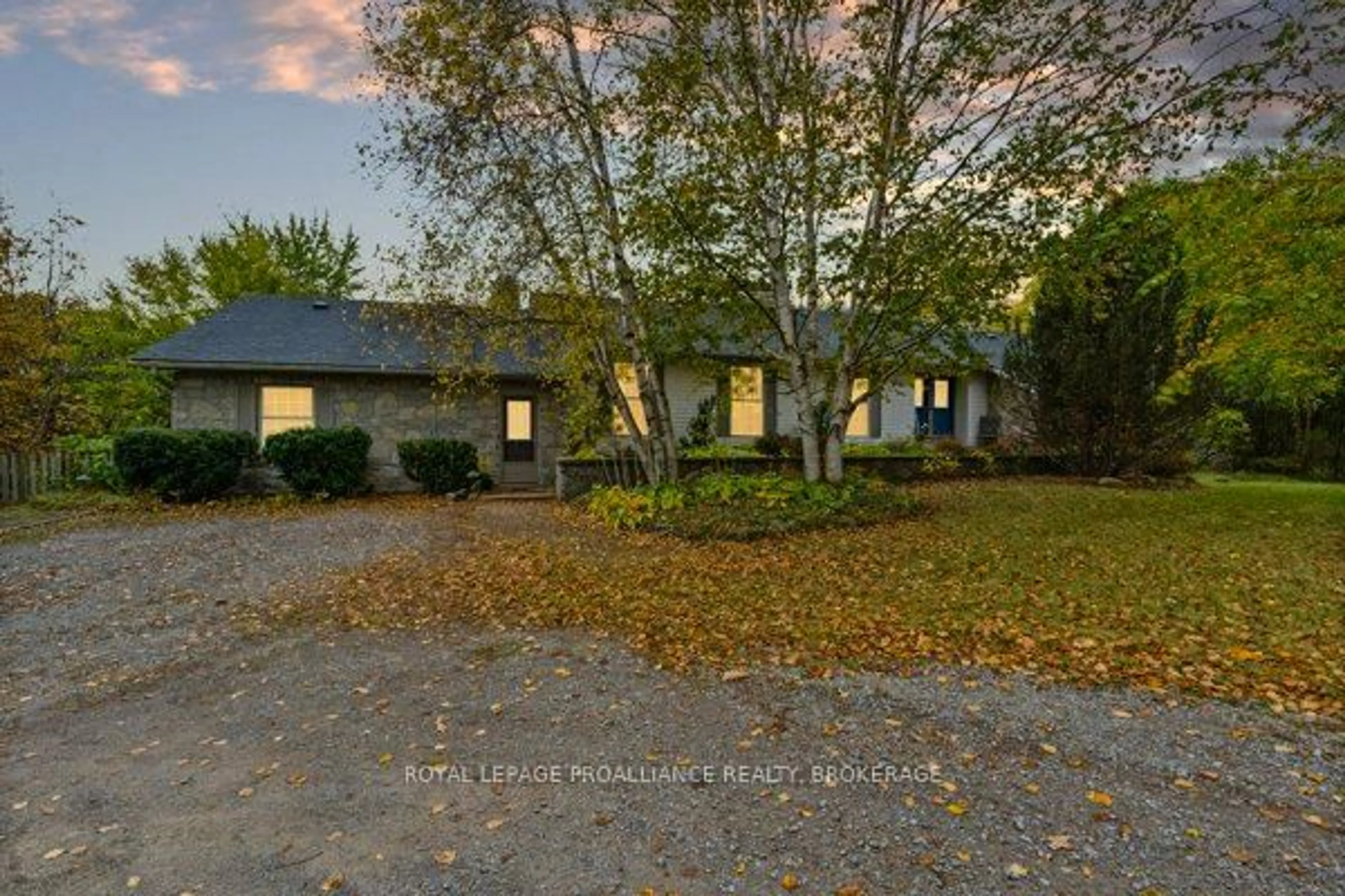 A pic from outside/outdoor area/front of a property/back of a property/a pic from drone, street for 1733 Hitchcock Dr, Inverary Ontario K0H 1X0