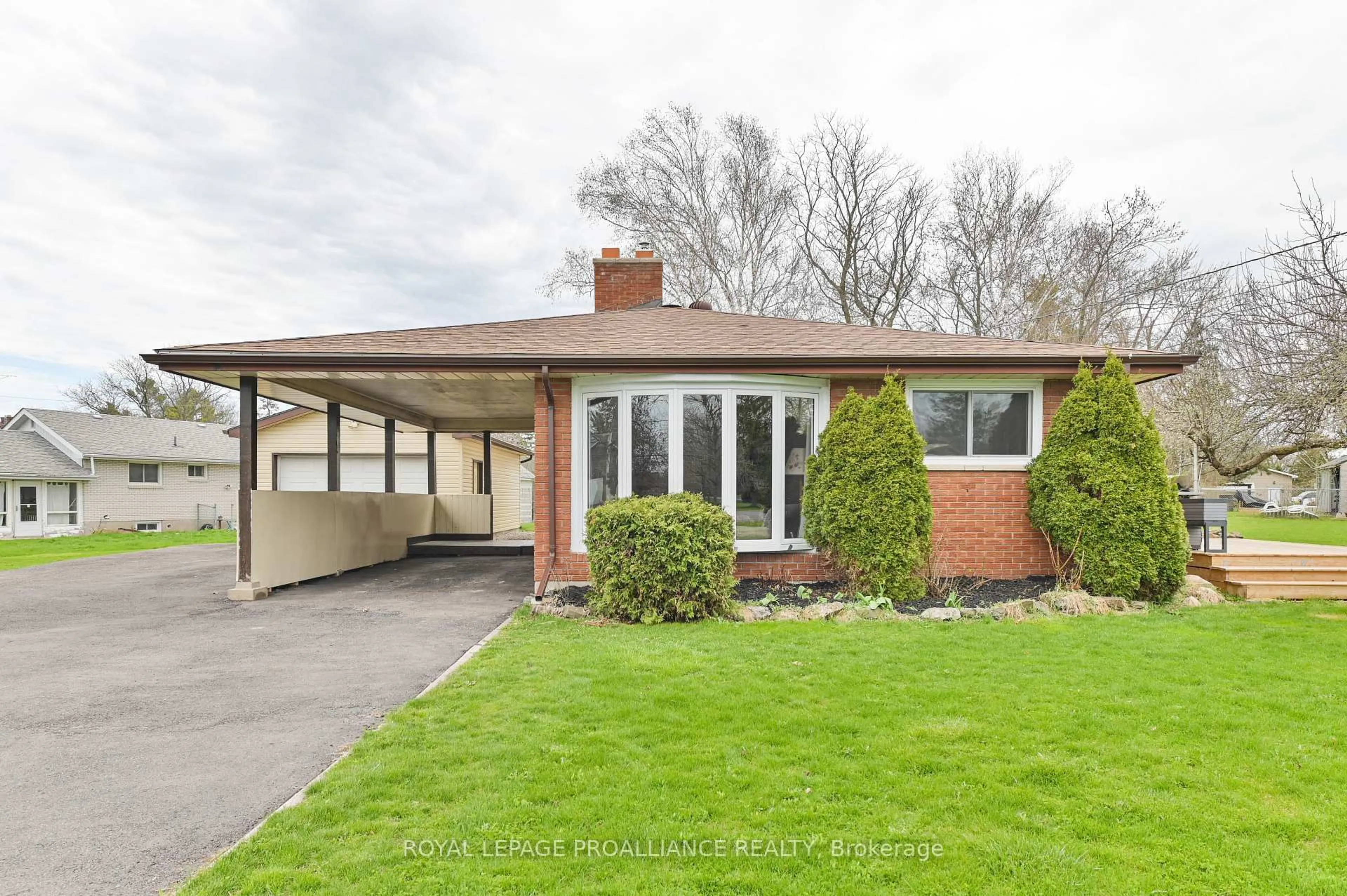 Unknown for 16 Thurlow Dr, Belleville Ontario K8N 0N8