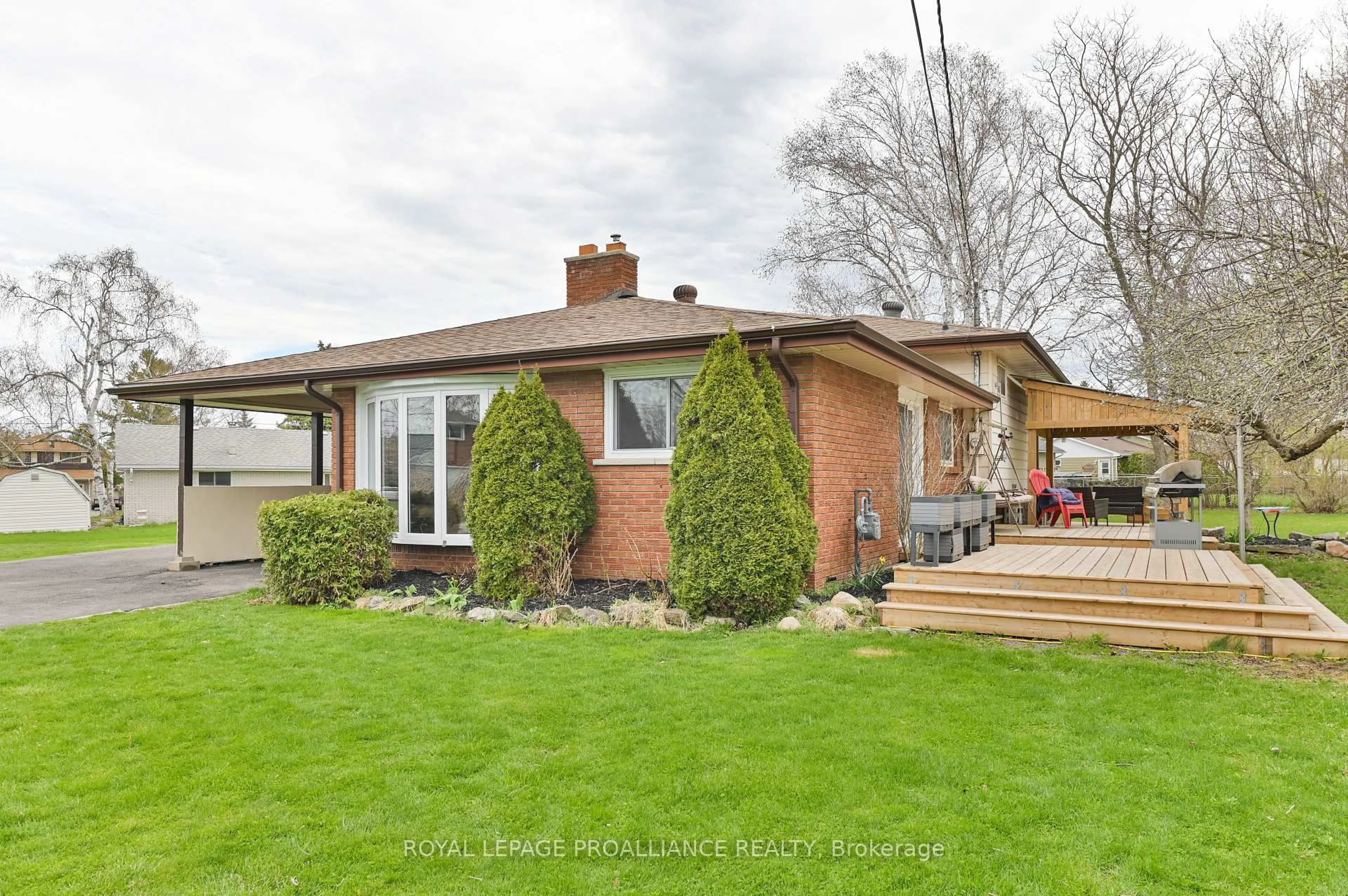 Home with brick exterior material, street for 16 Thurlow Dr, Belleville Ontario K8N 0N8