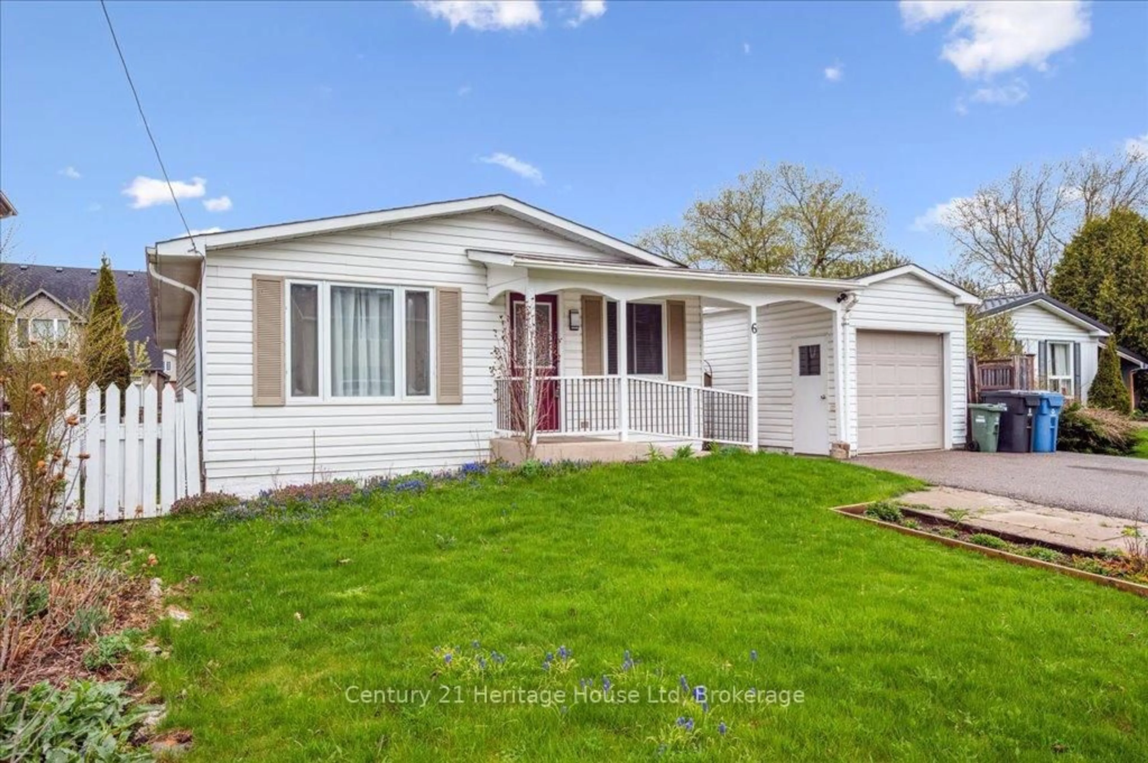 Home with vinyl exterior material, street for 6 Ferndale Ave, Guelph Ontario N1E 1B4