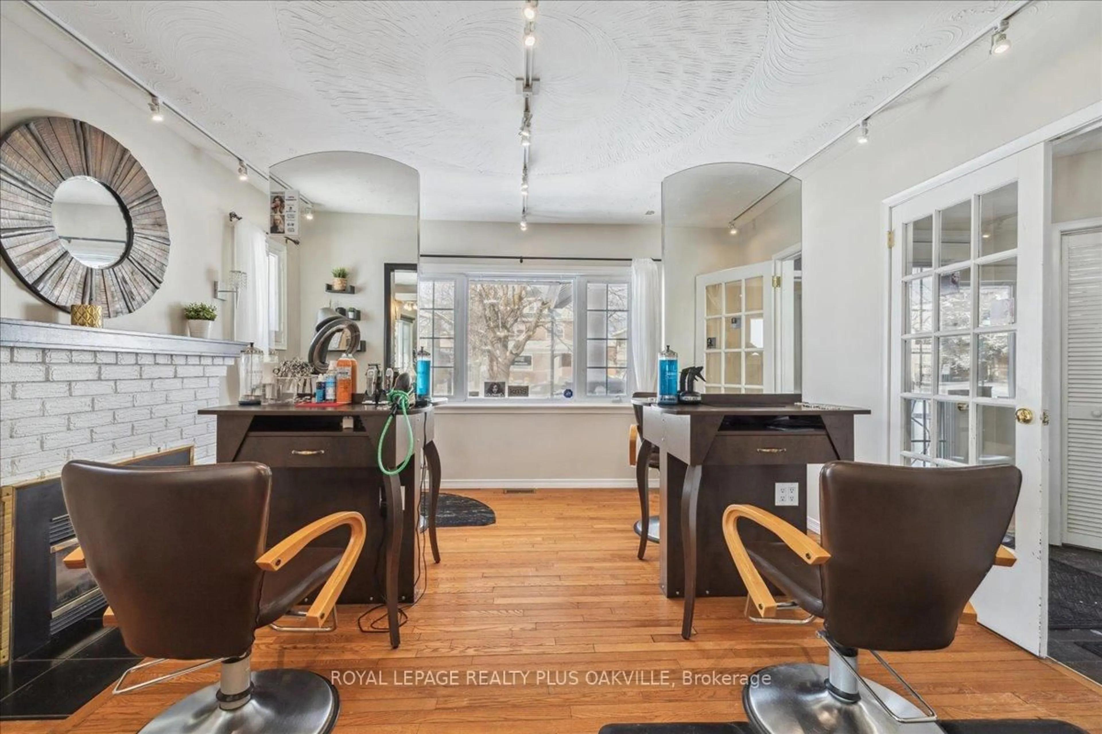 Dining room, ceramic/tile floor for 294 Dundas St, Hamilton Ontario L0R 2H0