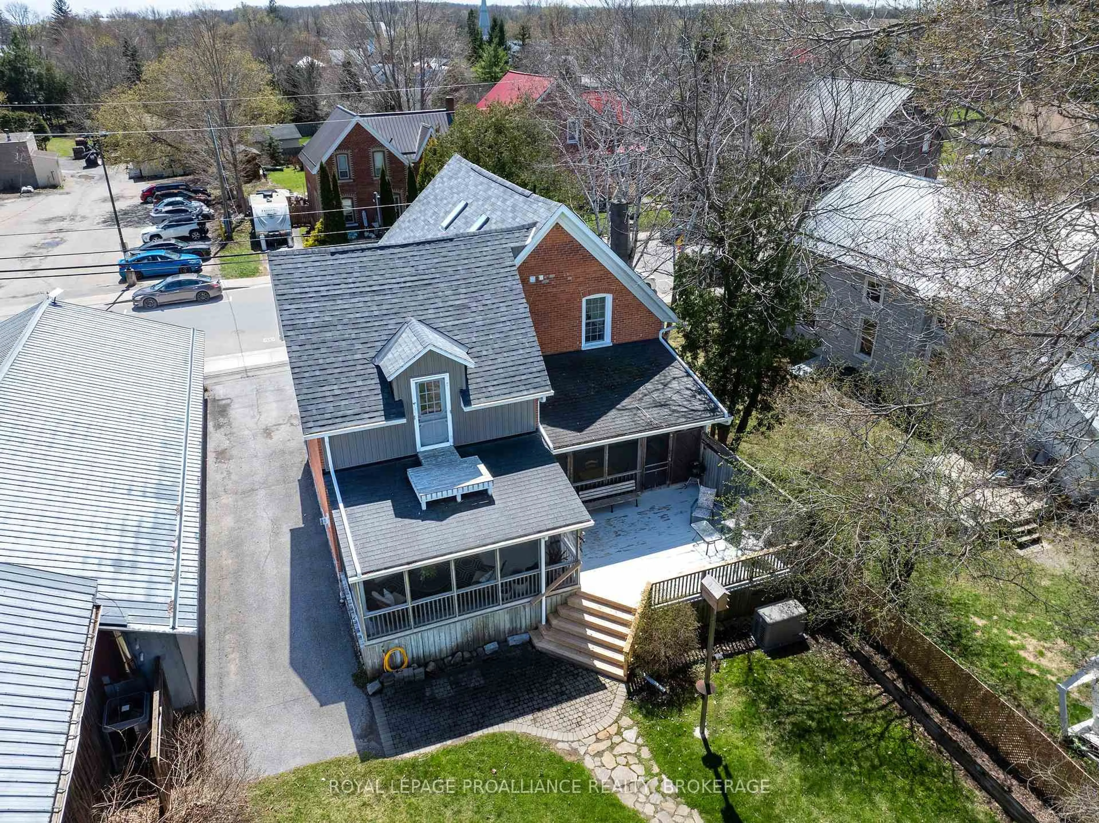 A pic from outside/outdoor area/front of a property/back of a property/a pic from drone, street for 26 Bedford St, Westport Ontario K0G 1X0