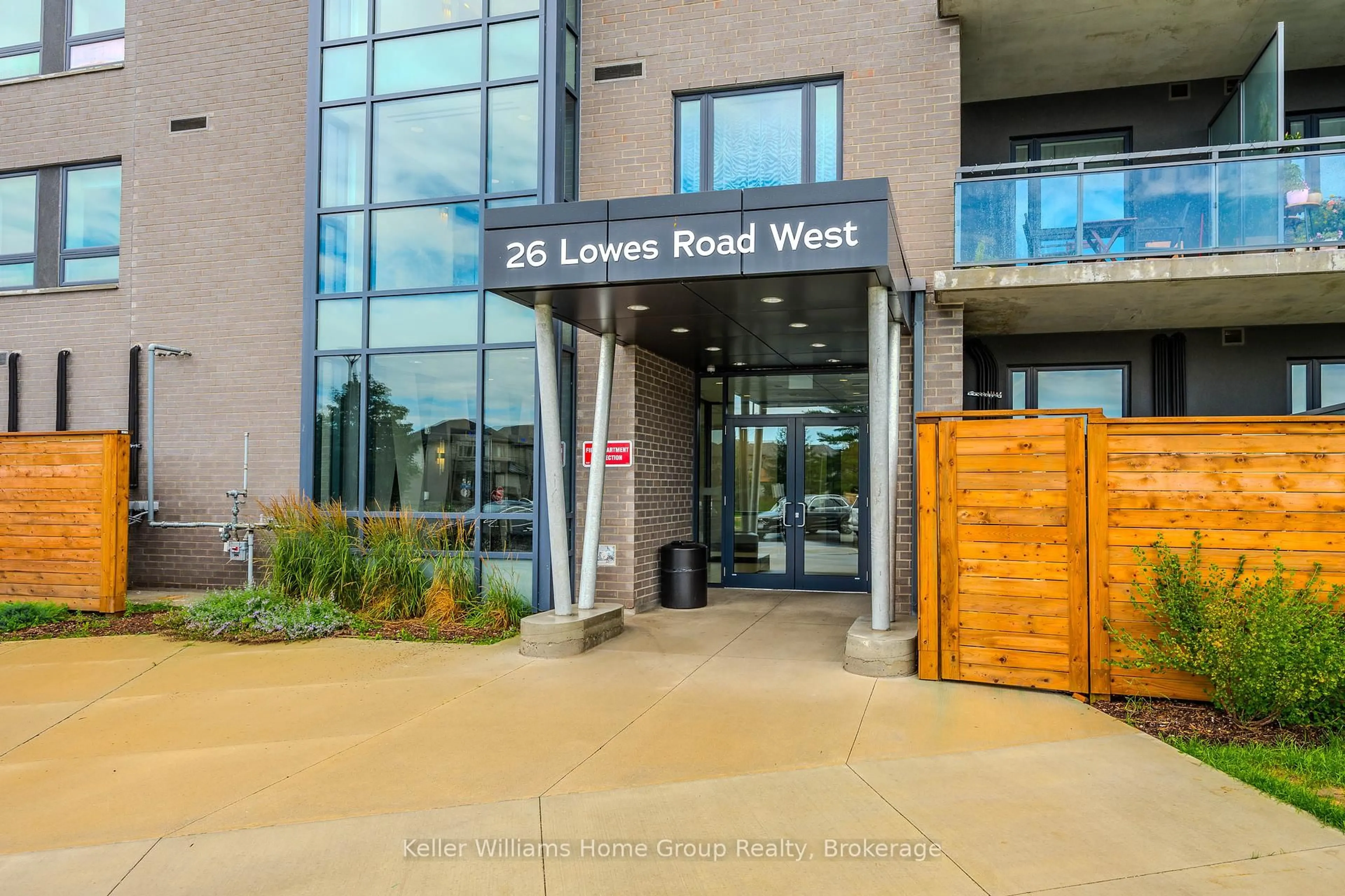 Indoor foyer for 26 Lowes Rd #105, Guelph Ontario N1G 0H4