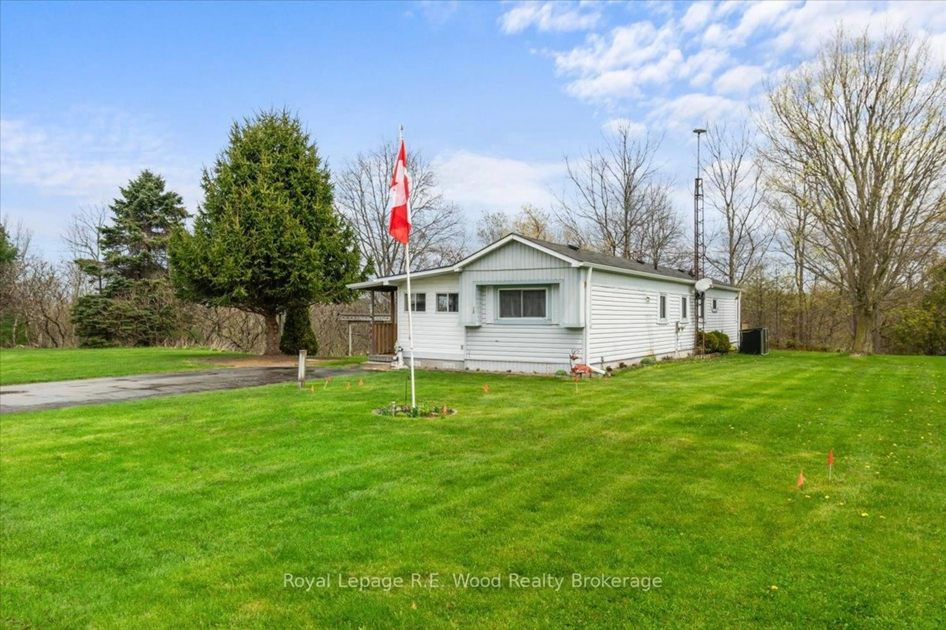 A pic from outside/outdoor area/front of a property/back of a property/a pic from drone, unknown for 4899 Plank Rd ##20, Bayham Ontario N0J 1Z0