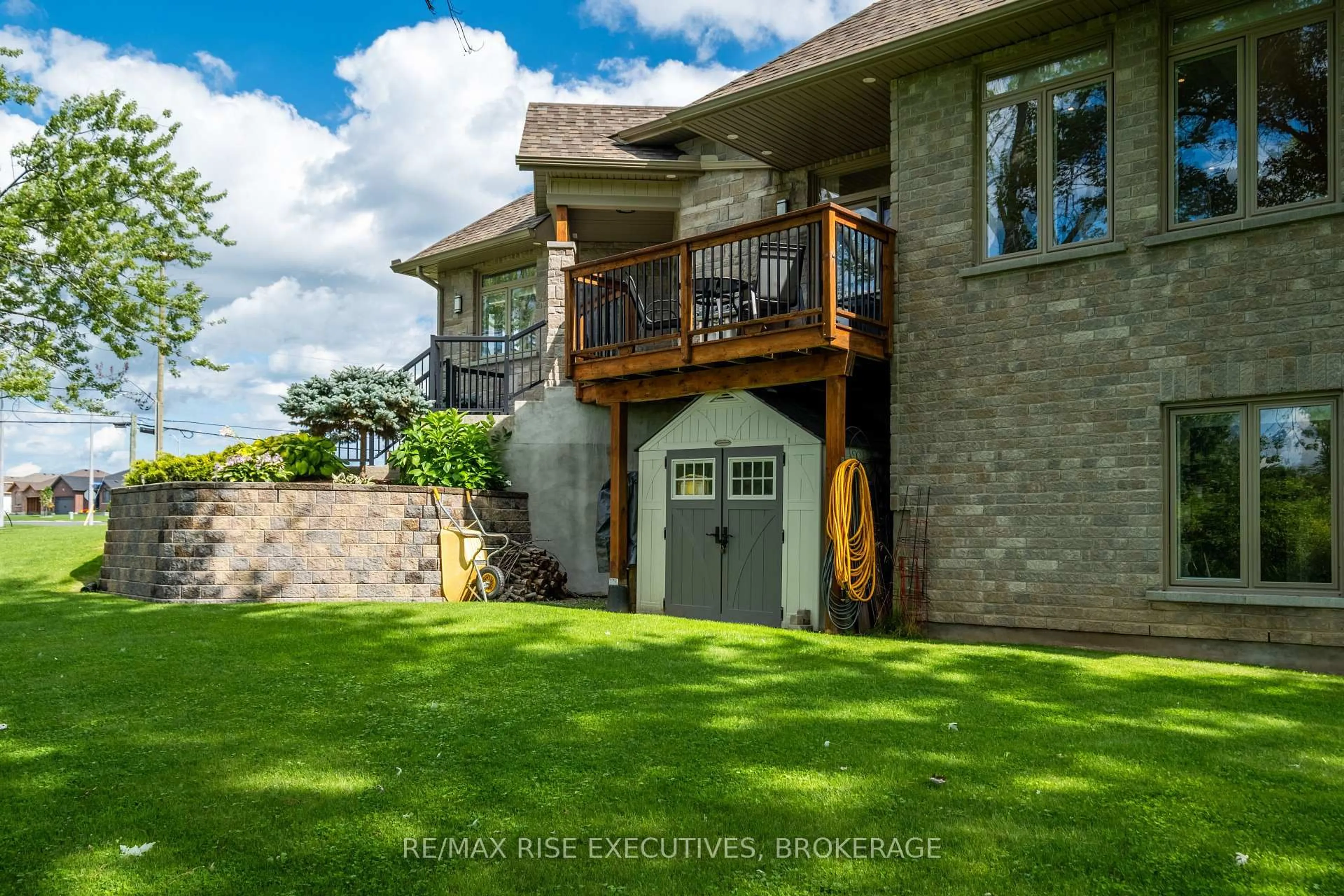 A pic from outside/outdoor area/front of a property/back of a property/a pic from drone, water/lake/river/ocean view for 474 DUNDAS St, Greater Napanee Ontario K7R 2C1