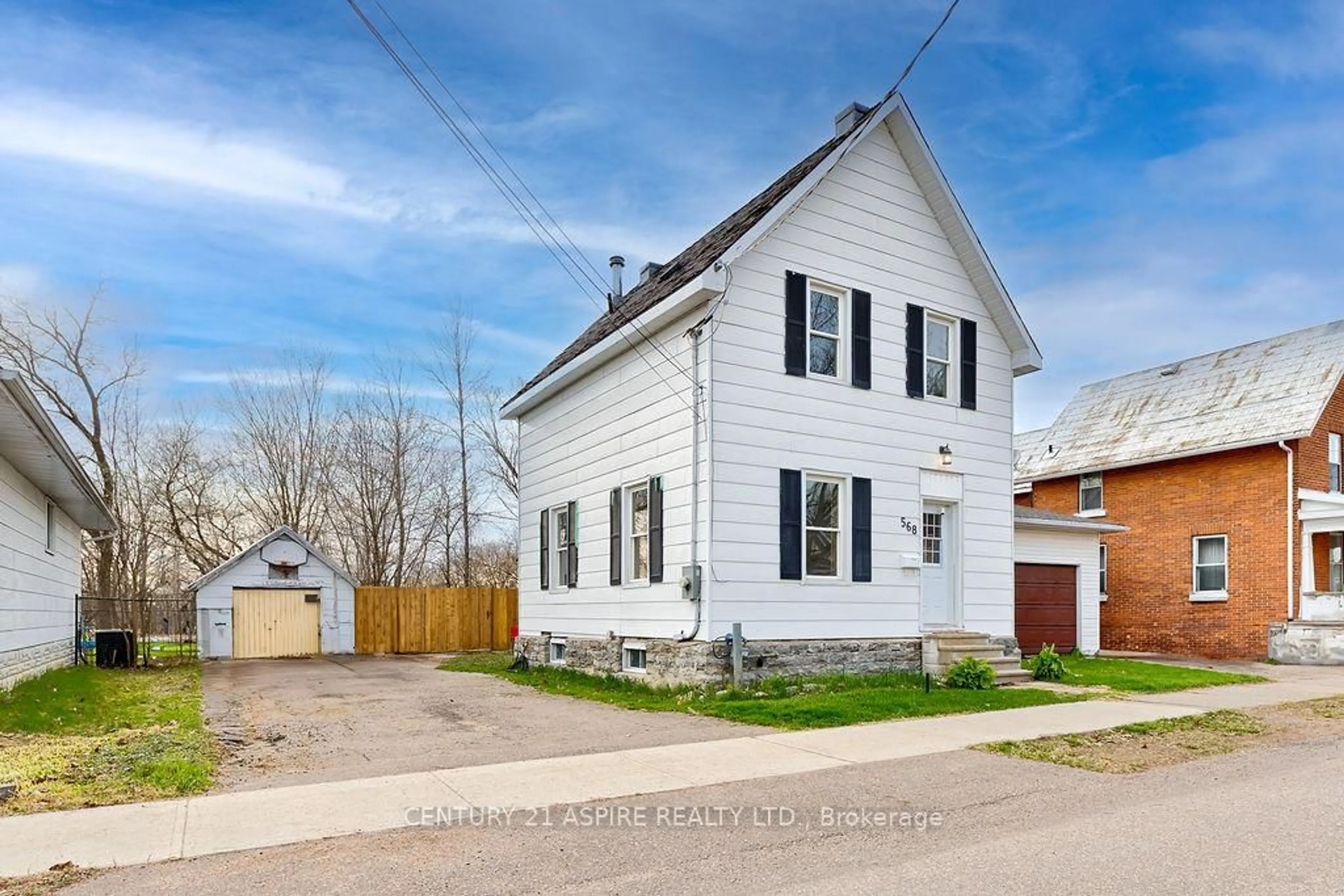 Unknown for 568 Moffat St, Pembroke Ontario K8A 3Y1