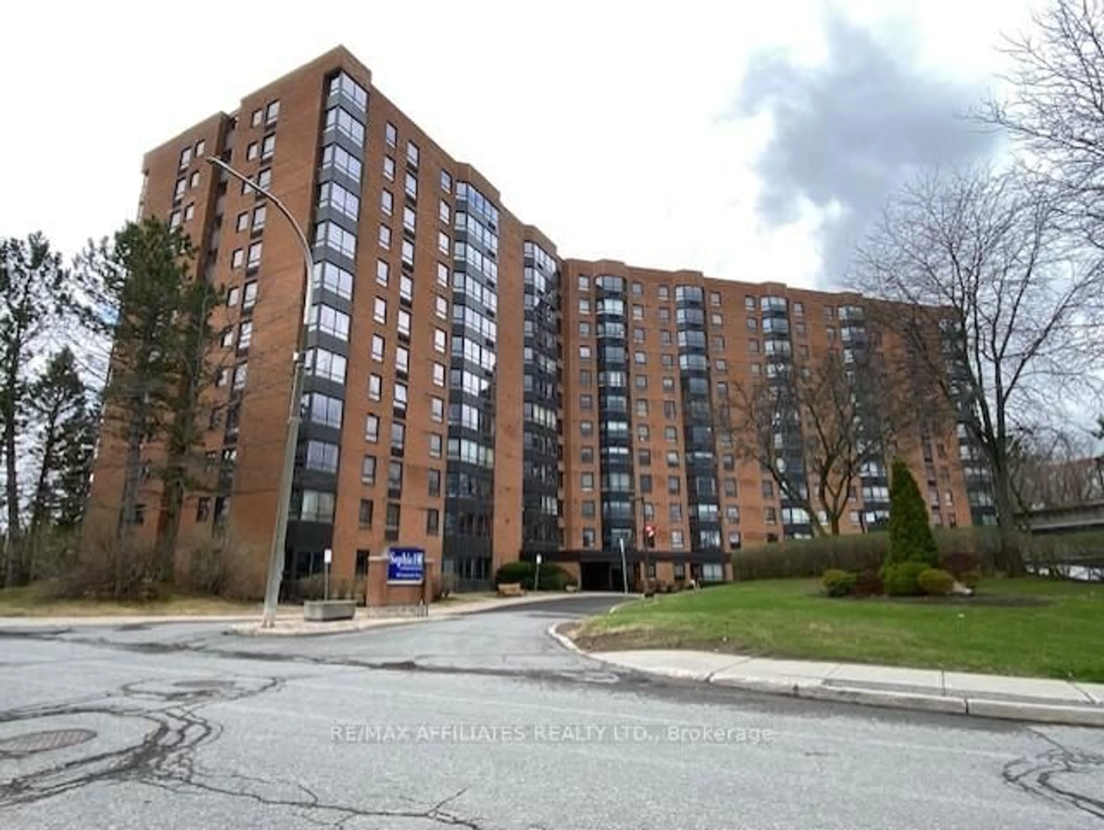 Unknown for 80 Sandcastle Dr #914, Ottawa Ontario K2H 9E7