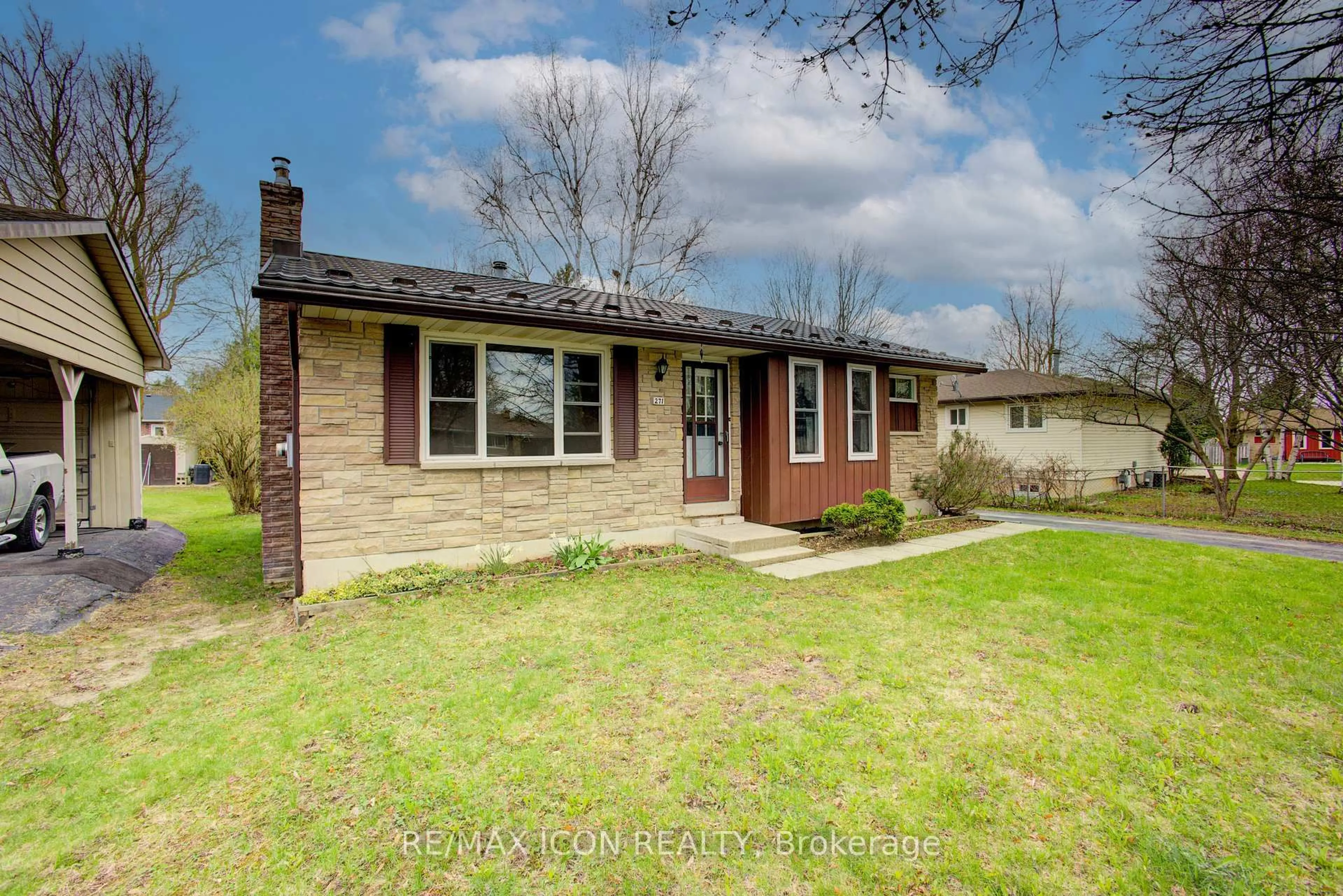 Unknown for 271 Forest Glen Cres, Wellington North Ontario N0G 2L2