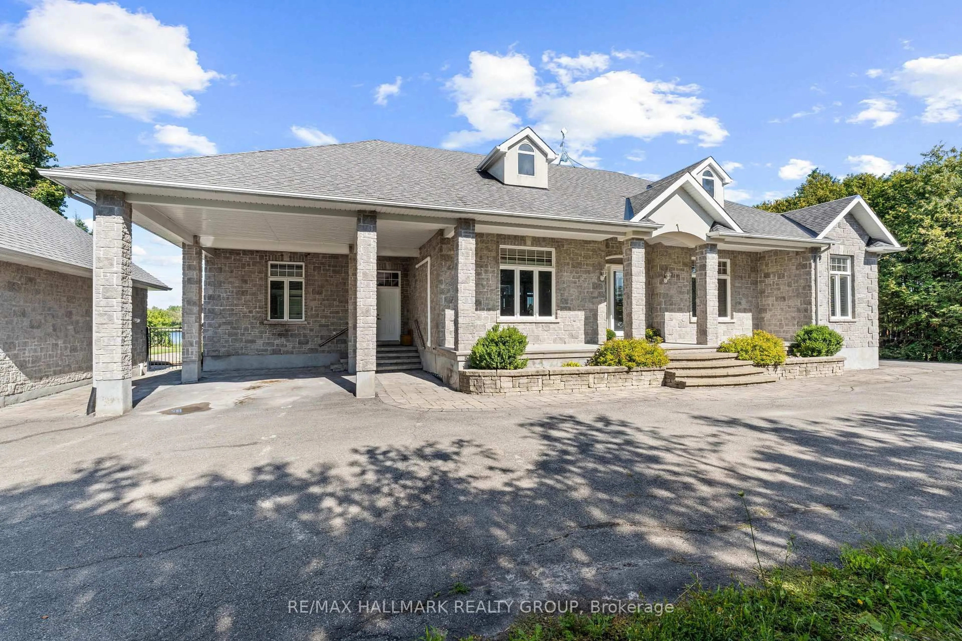 A pic from outside/outdoor area/front of a property/back of a property/a pic from drone, unknown for 7429 Carter Rd, Osgoode Ontario K0A 2W0