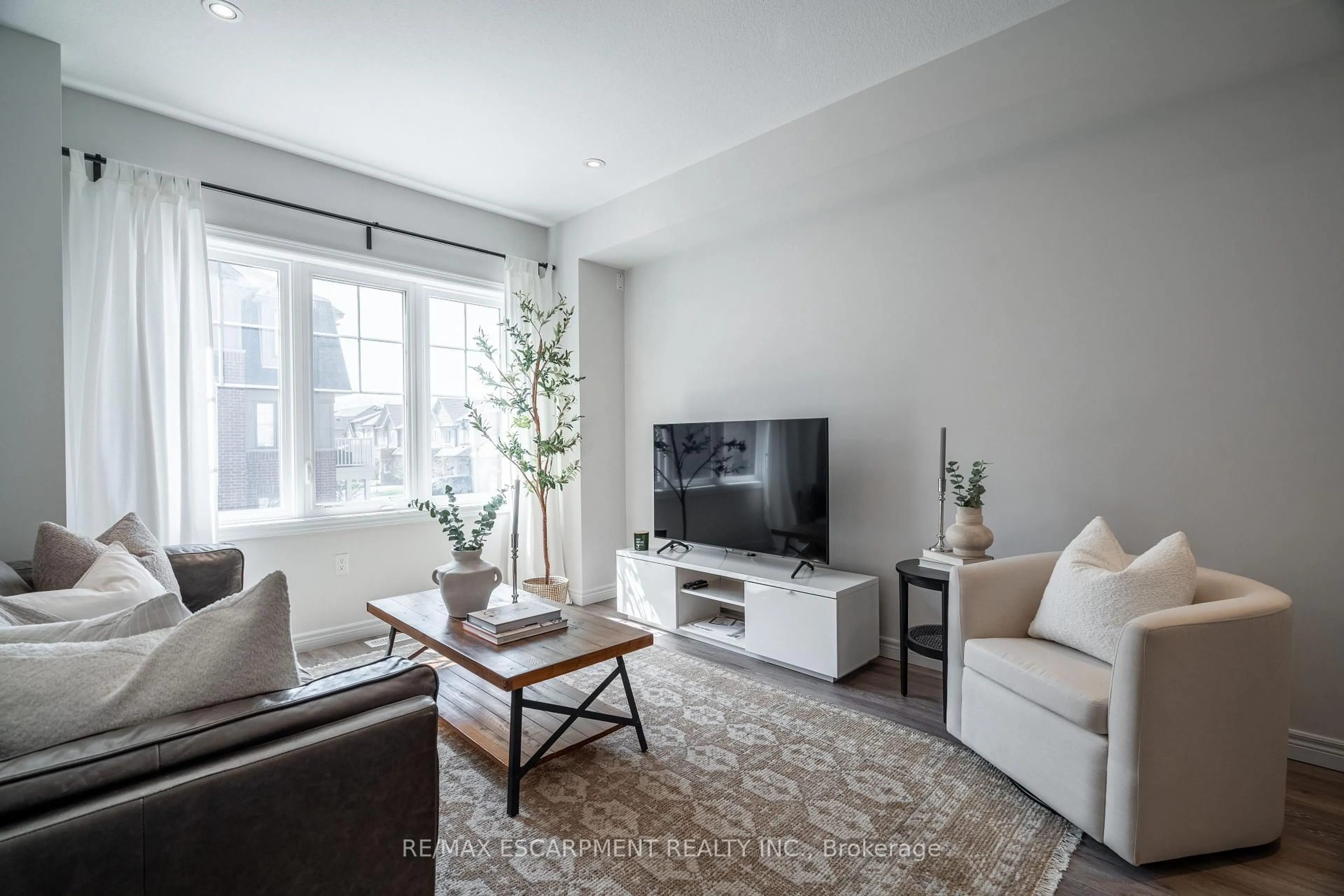 Living room with furniture, unknown for 36 Marr Lane, Hamilton Ontario L9K 0K1
