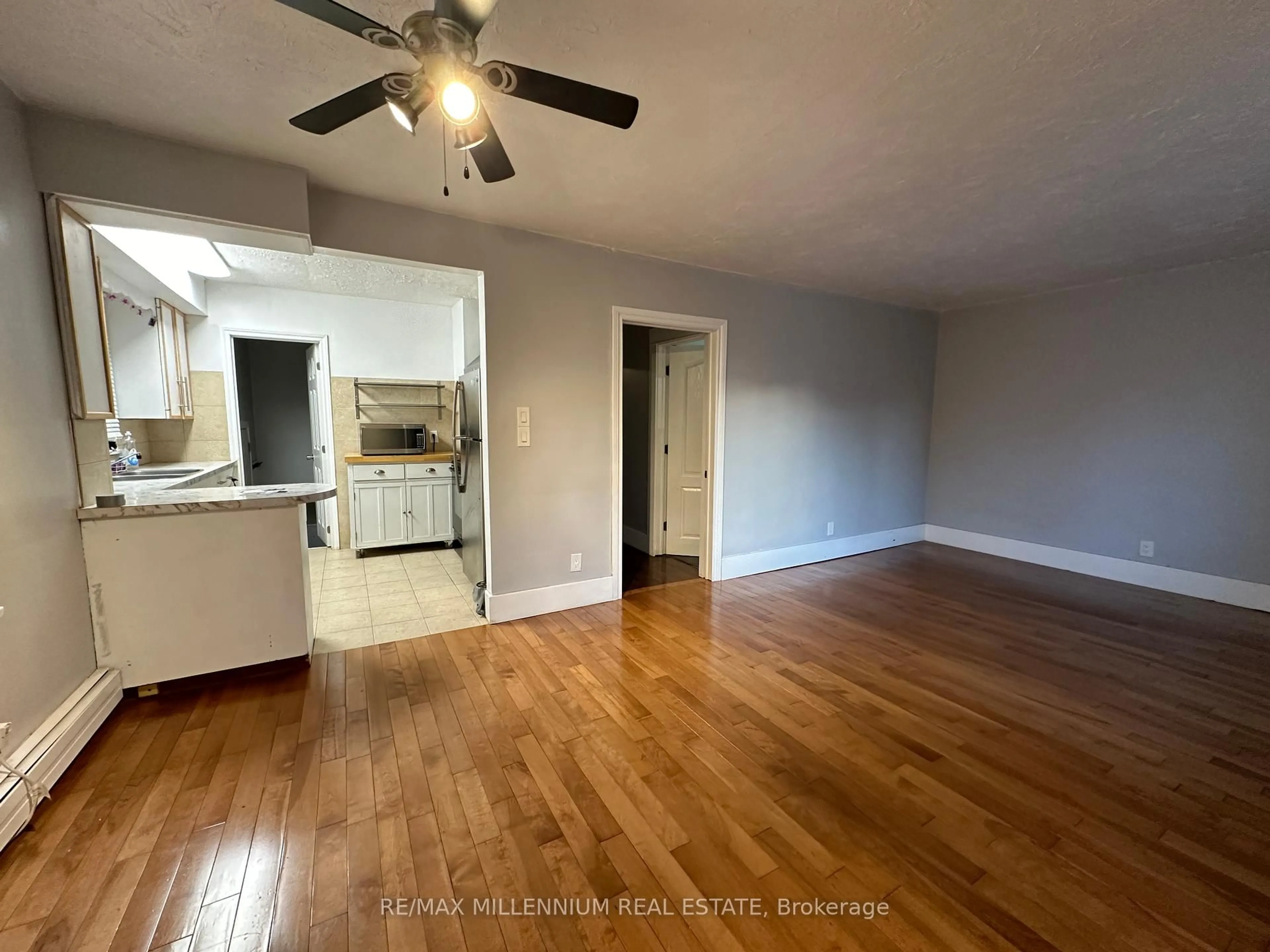 A pic of a room for 4680 Sixth Ave, Niagara Falls Ontario L2E 4T5