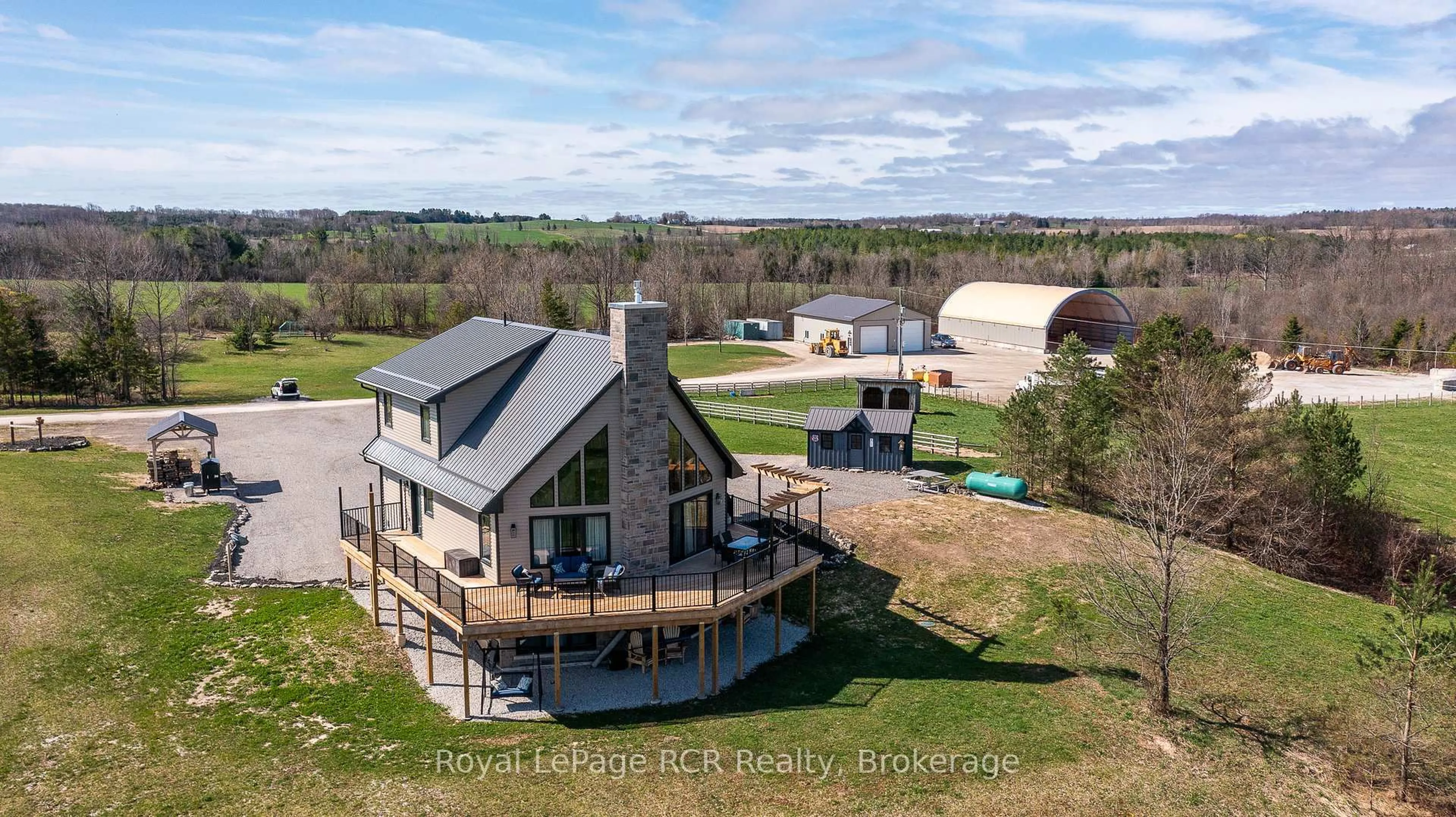 A pic from outside/outdoor area/front of a property/back of a property/a pic from drone, building for 742654 Sideroad 4B Sdrd, Chatsworth Ontario N0H 1G0