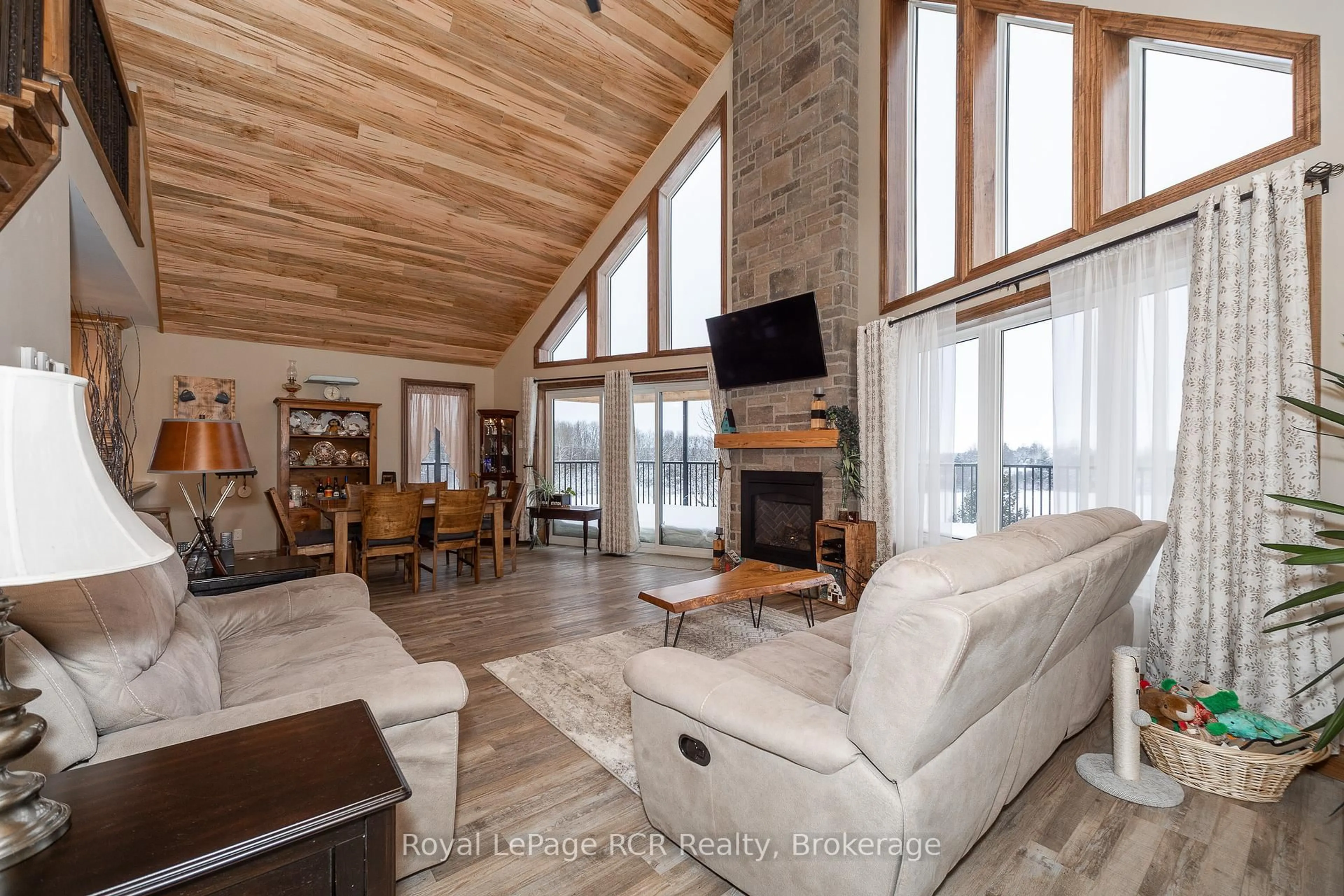 Living room with furniture, unknown for 742654 Sideroad 4B Sdrd, Chatsworth Ontario N0H 1G0