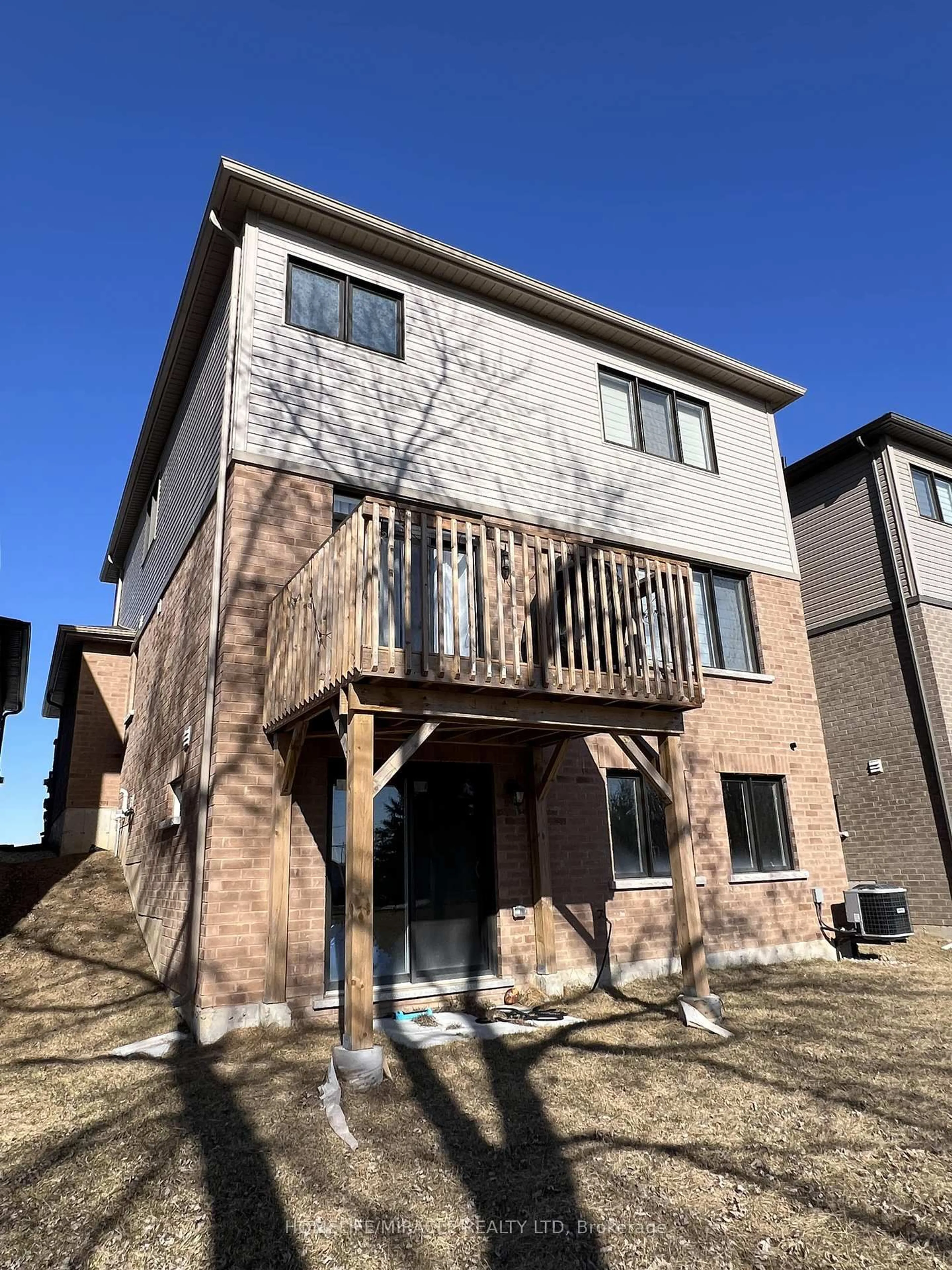 Home with brick exterior material, building for 114 David St, Haldimand Ontario N0A 1H0