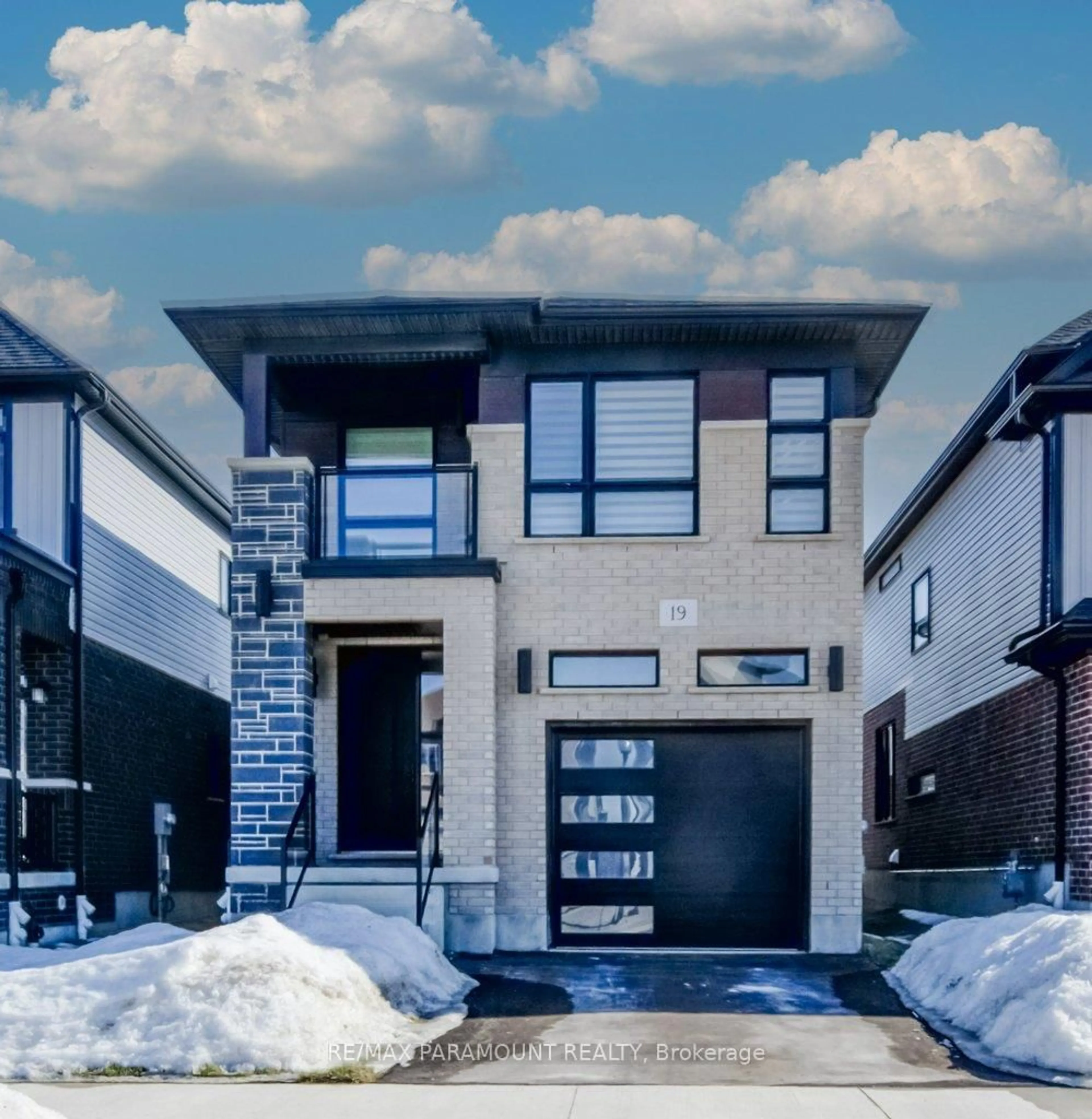 Home with brick exterior material, street for 19 Jacob Detweiller Dr, Kitchener Ontario N2P 0K7