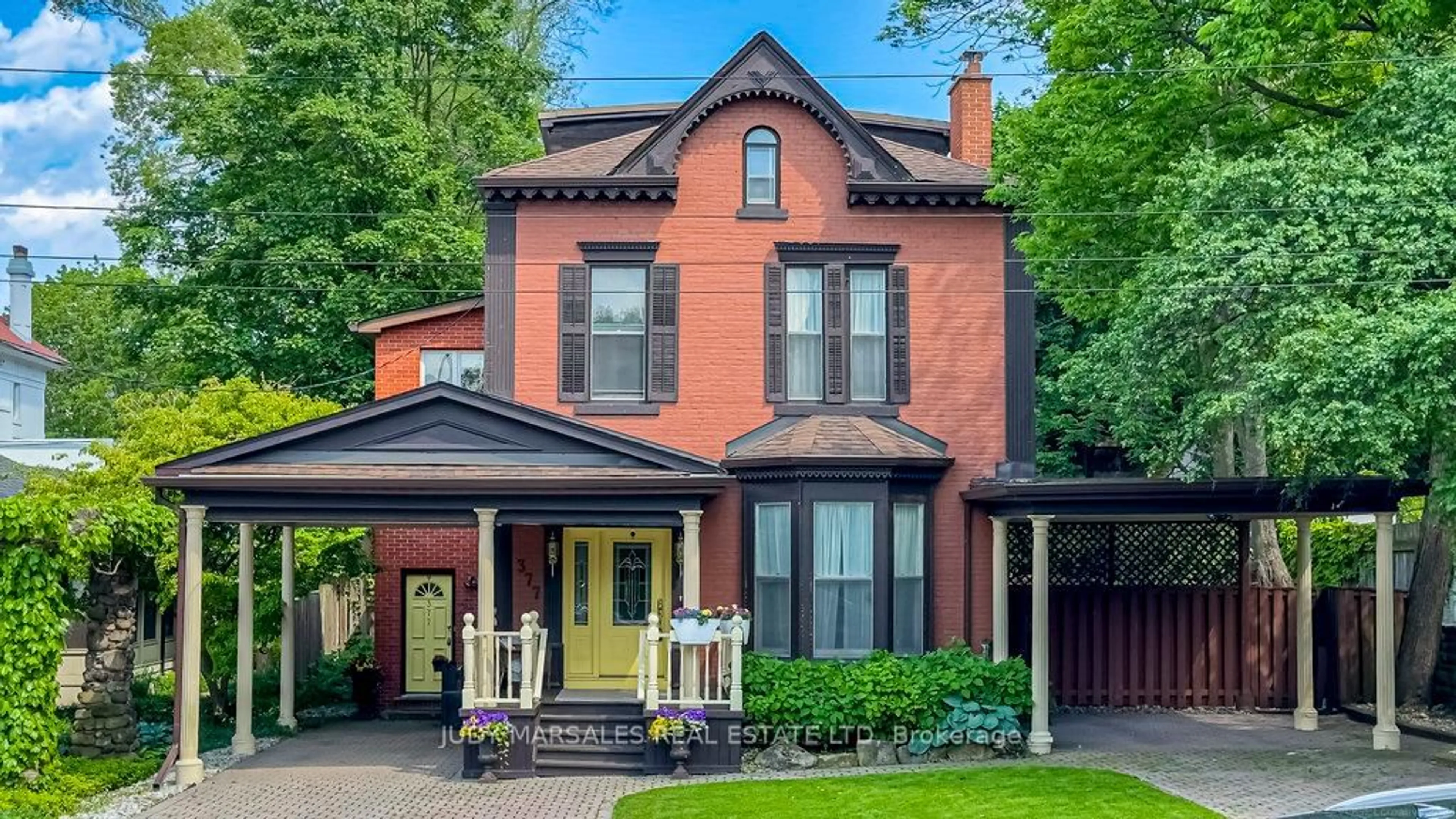 Home with brick exterior material, street for 377 Hess St, Hamilton Ontario L8P 3R2