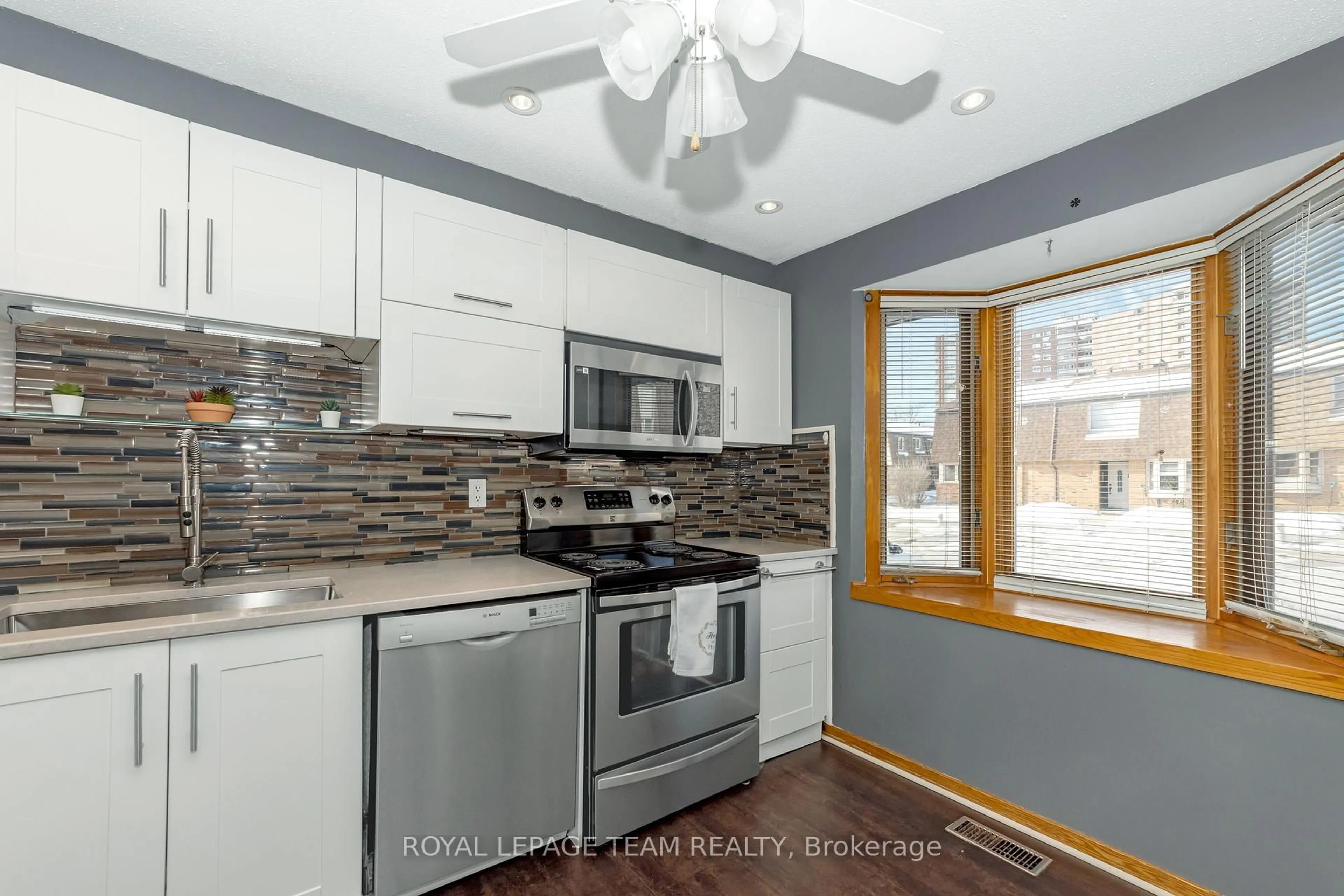 Open concept kitchen, unknown for 909 Elmsmere Rd #B, Ottawa Ontario K1J 8G4