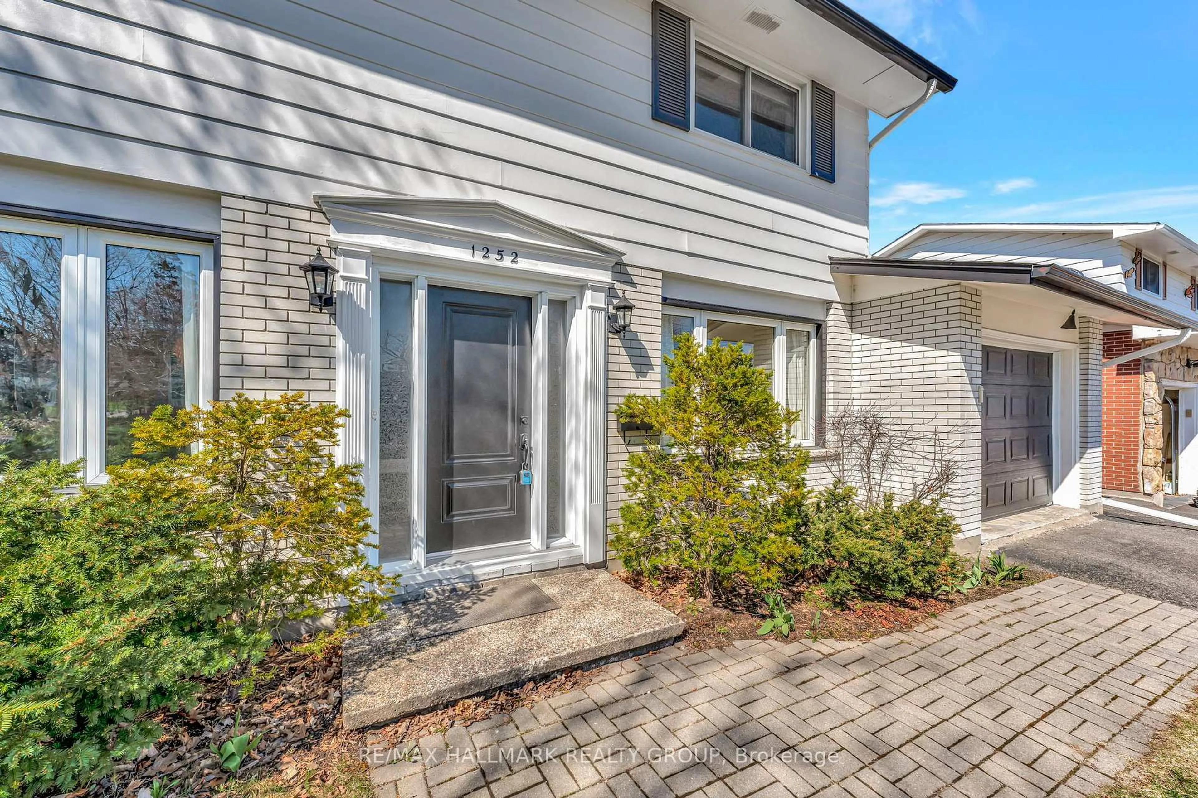 Home with brick exterior material, street for 1252 MORRISON Dr, Ottawa Ontario K2H 7L5