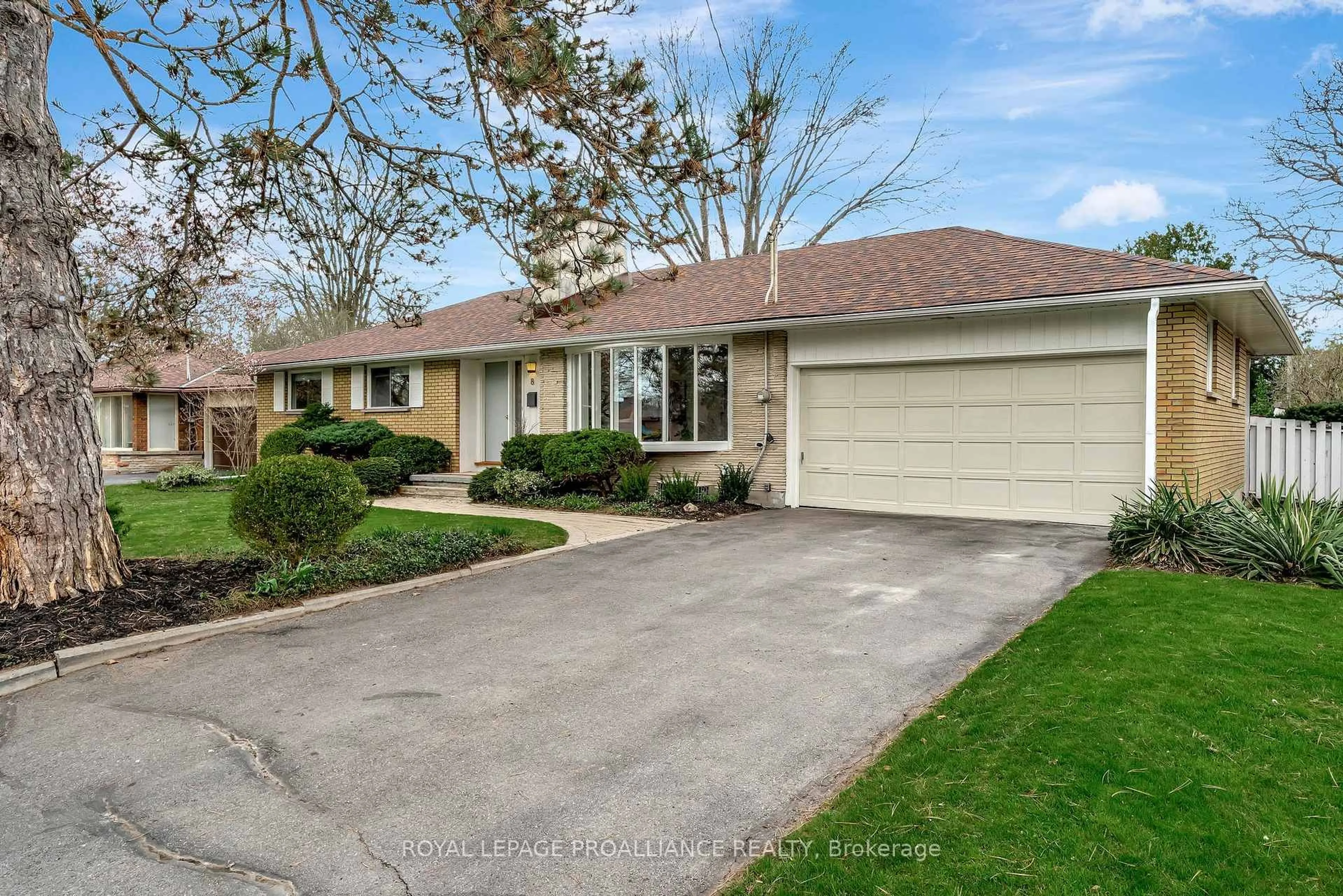 Home with vinyl exterior material, street for 8 Sunset Dr, Belleville Ontario K8N 1Y3