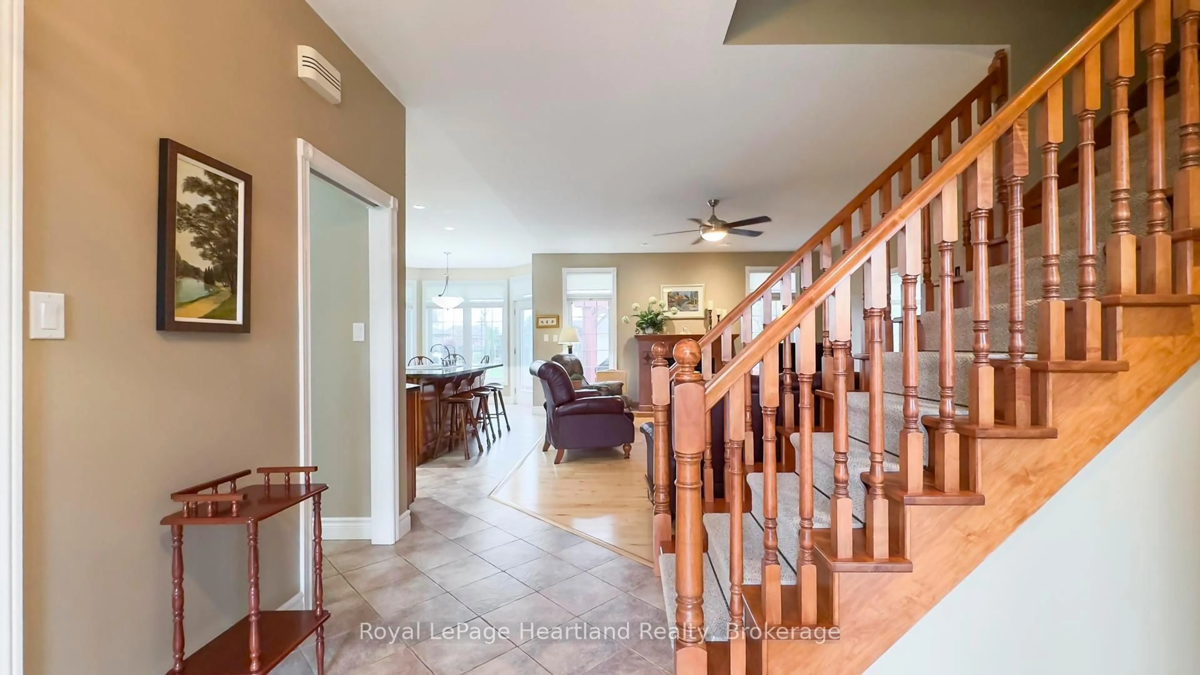 Indoor foyer for 81187 Pfrimmer Rd, Ashfield-Colborne-Wawanosh Ontario N7A 3Y1