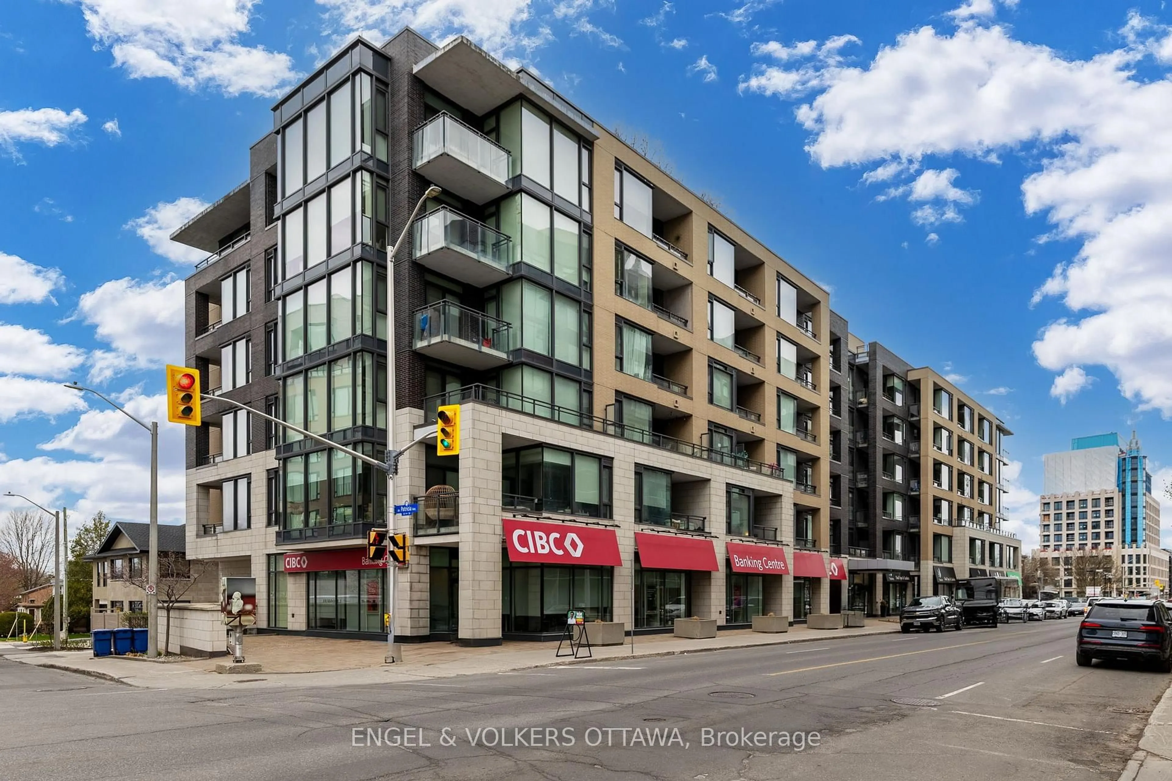 Patio, building for 101 Richmond Rd #204, Ottawa Ontario K1Z 0A6