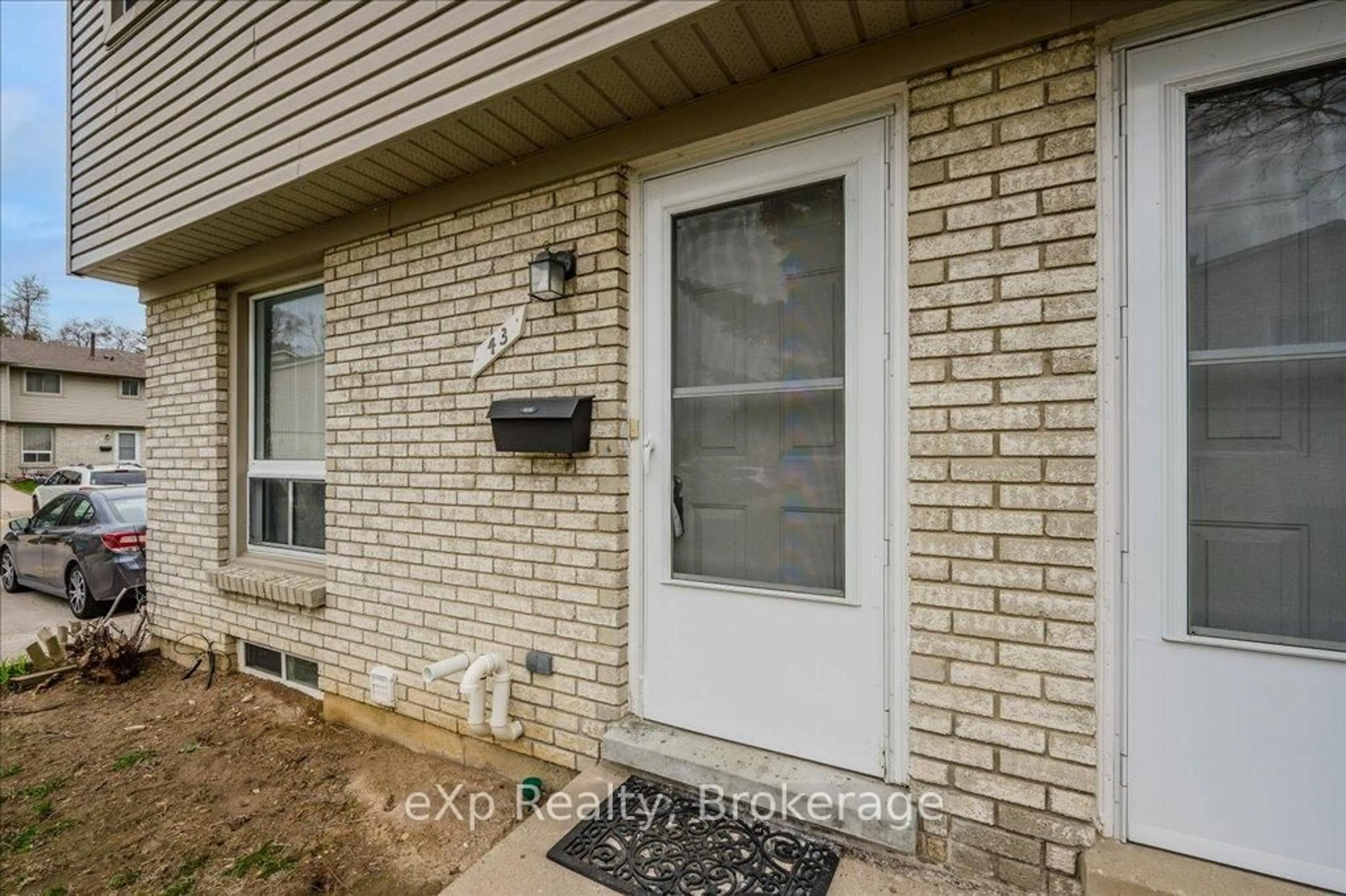 Unknown for 700 Paisley Rd #43, Guelph Ontario N1K 1A3