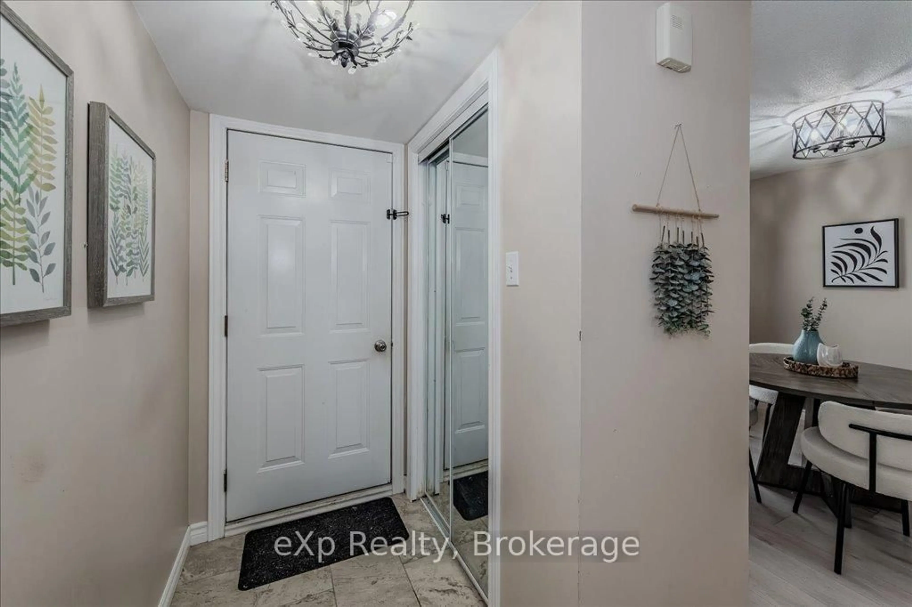 Indoor entryway for 700 Paisley Rd #43, Guelph Ontario N1K 1A3