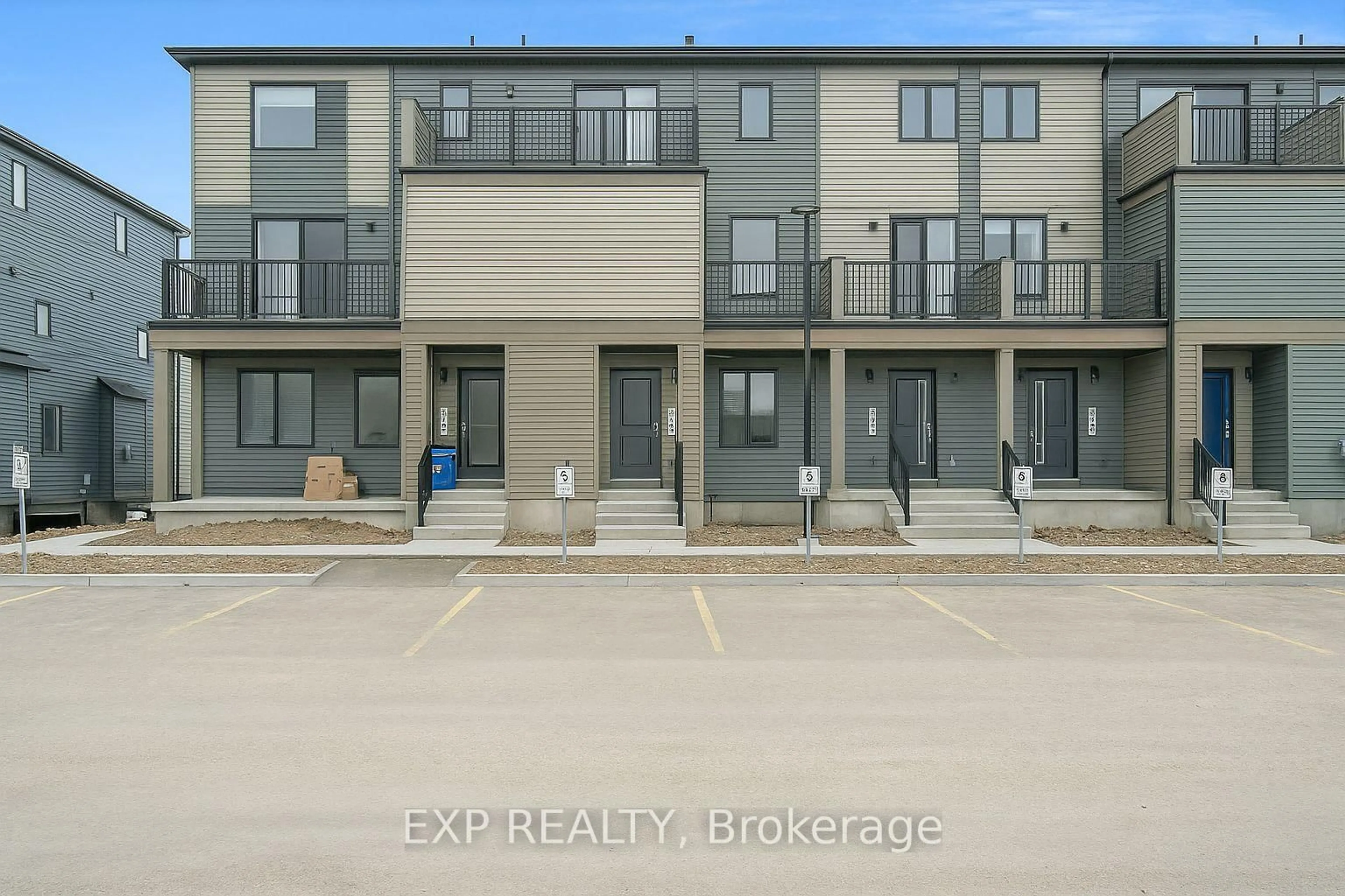 A pic from outside/outdoor area/front of a property/back of a property/a pic from drone, unknown for 223 David Lewis Private, Ottawa Ontario K4A 5S7