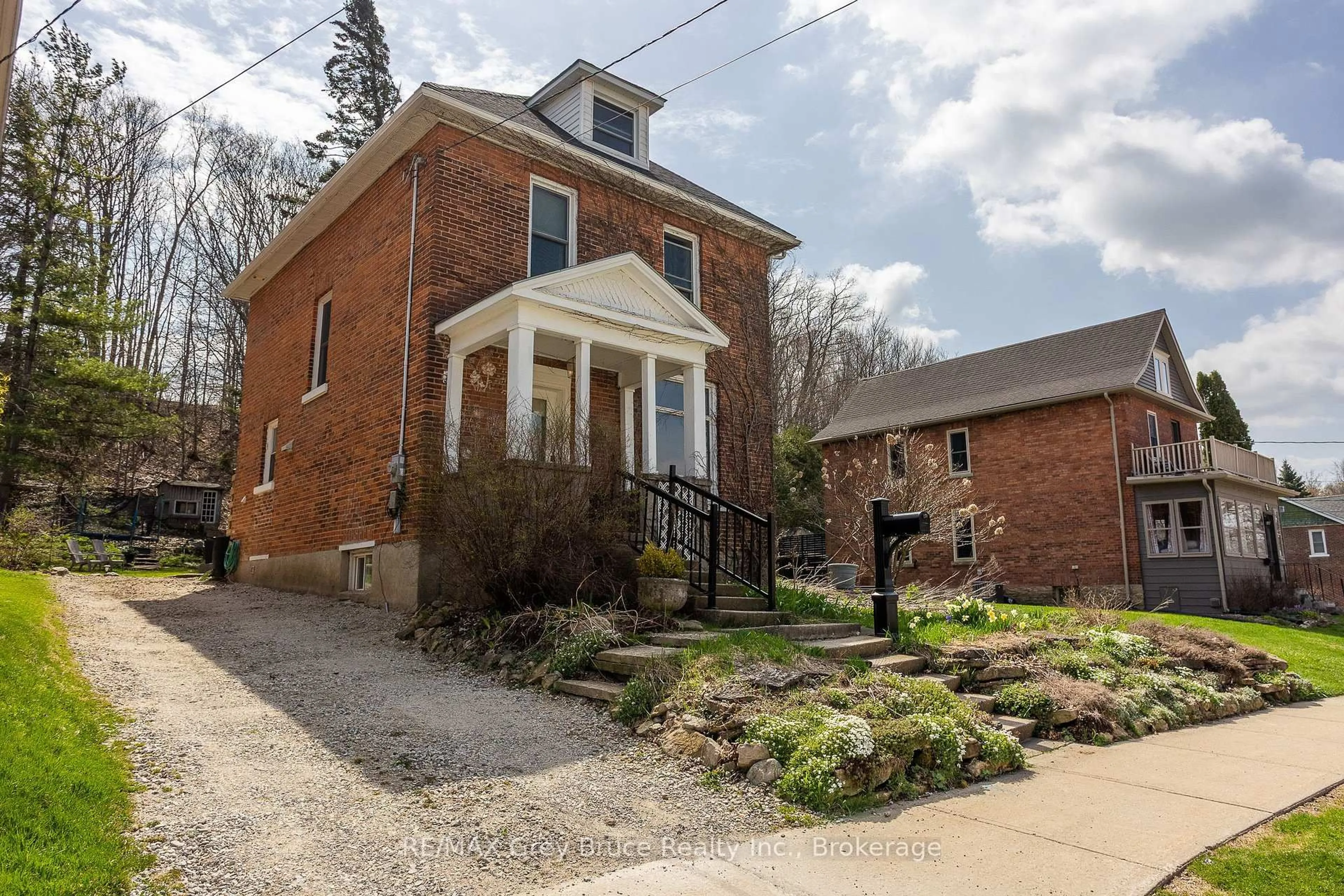 Home with brick exterior material, street for 1365 4th Ave, Owen Sound Ontario N4K 2P8